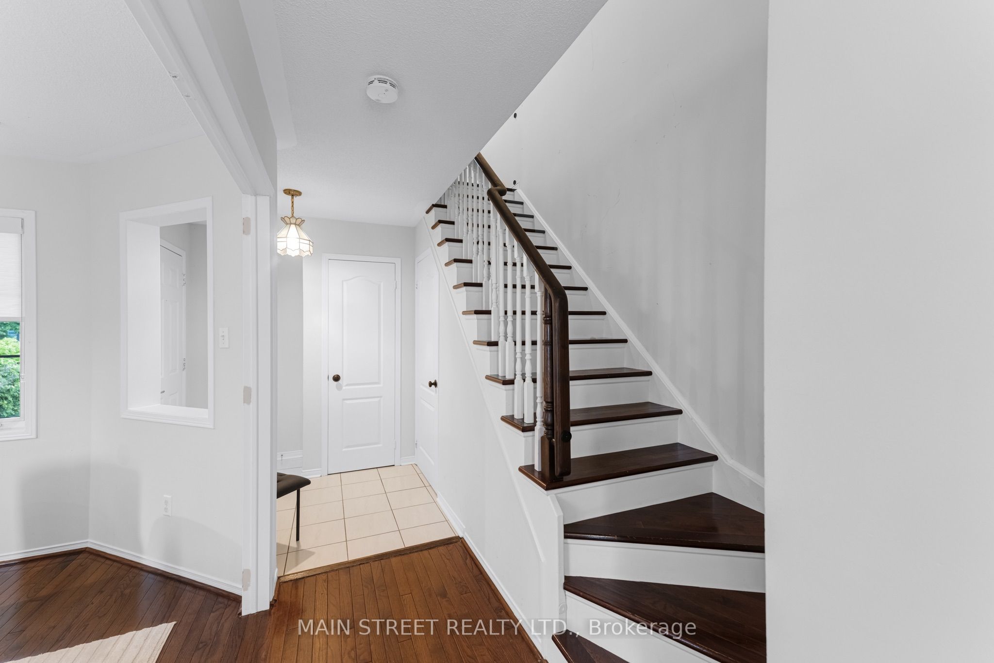 478 Heddle Crescent Property Photo 16