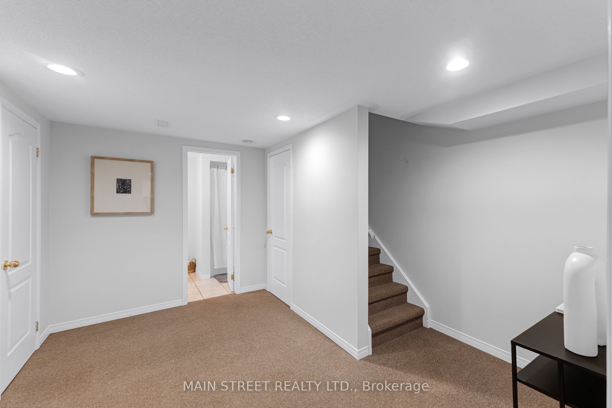 478 Heddle Crescent Property Photo 25