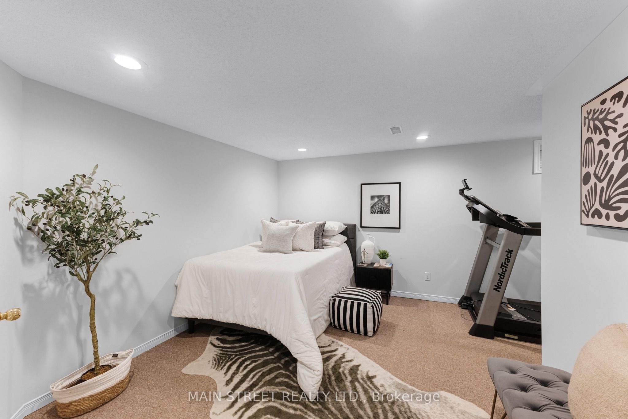 478 Heddle Crescent Property Photo 27