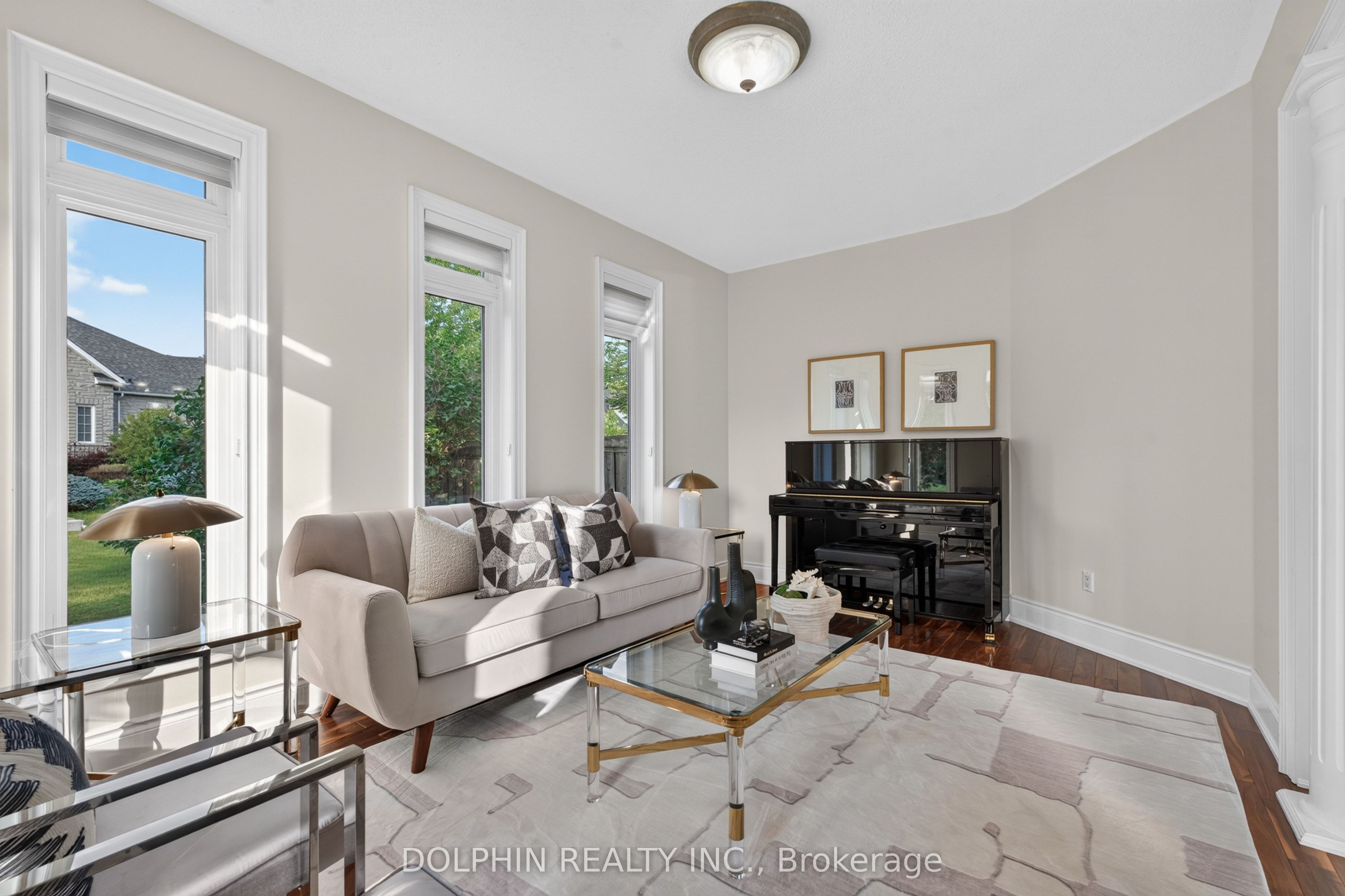 735 Foxcroft Boulevard Property Photo 6