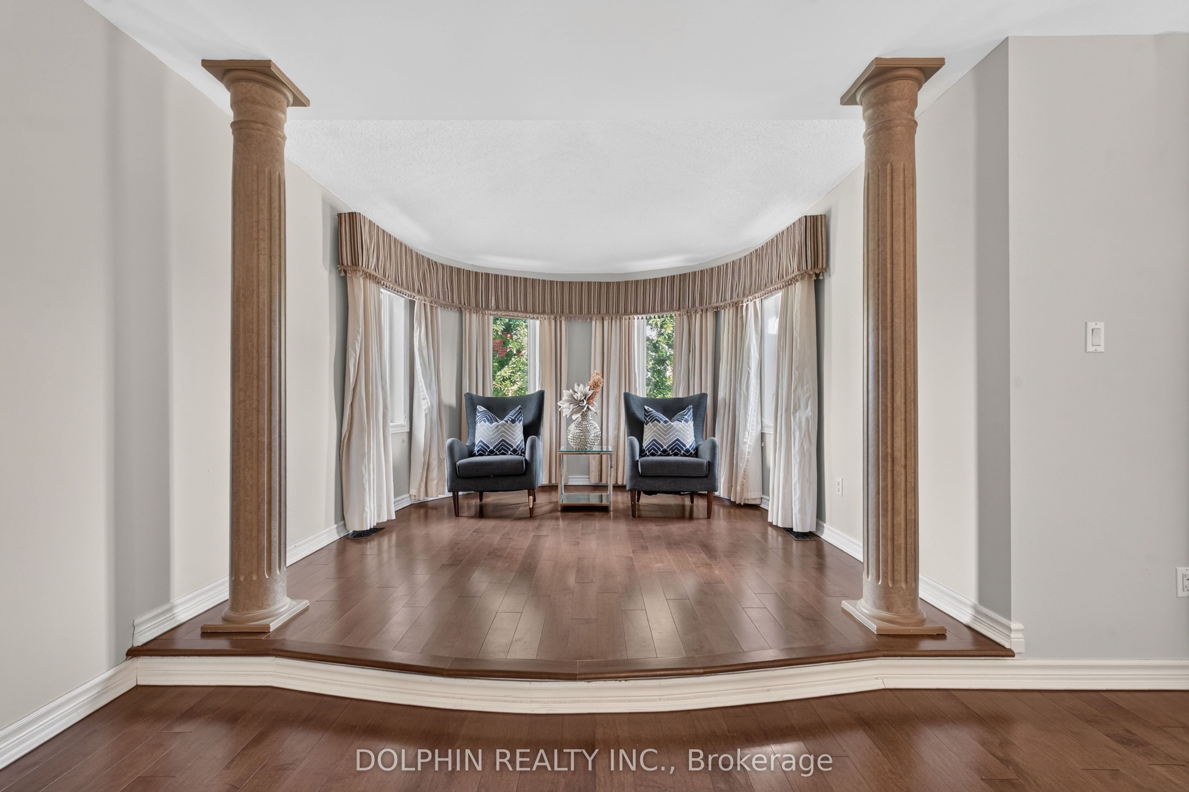 735 Foxcroft Boulevard Property Photo 33