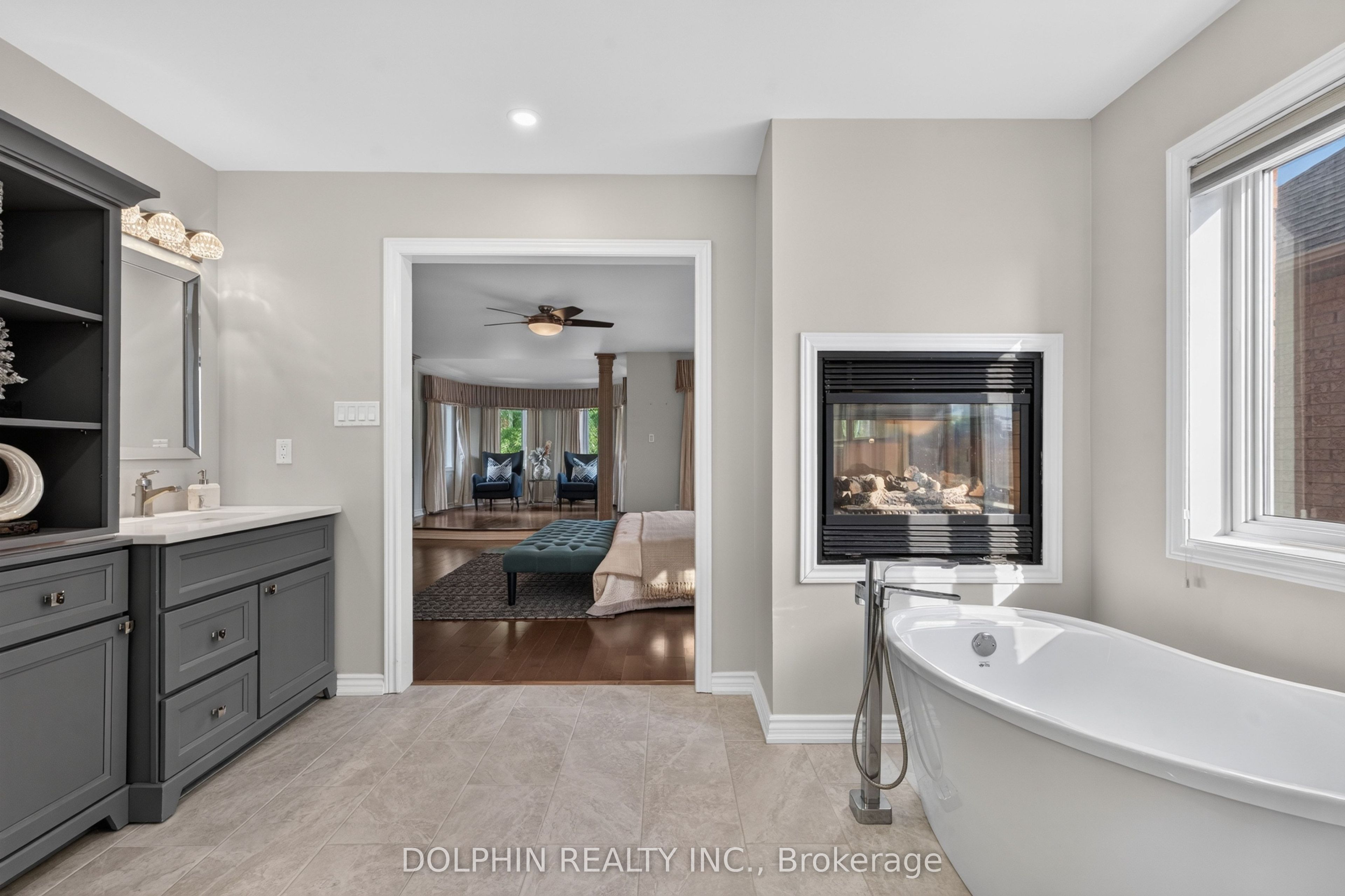 735 Foxcroft Boulevard Property Photo 34