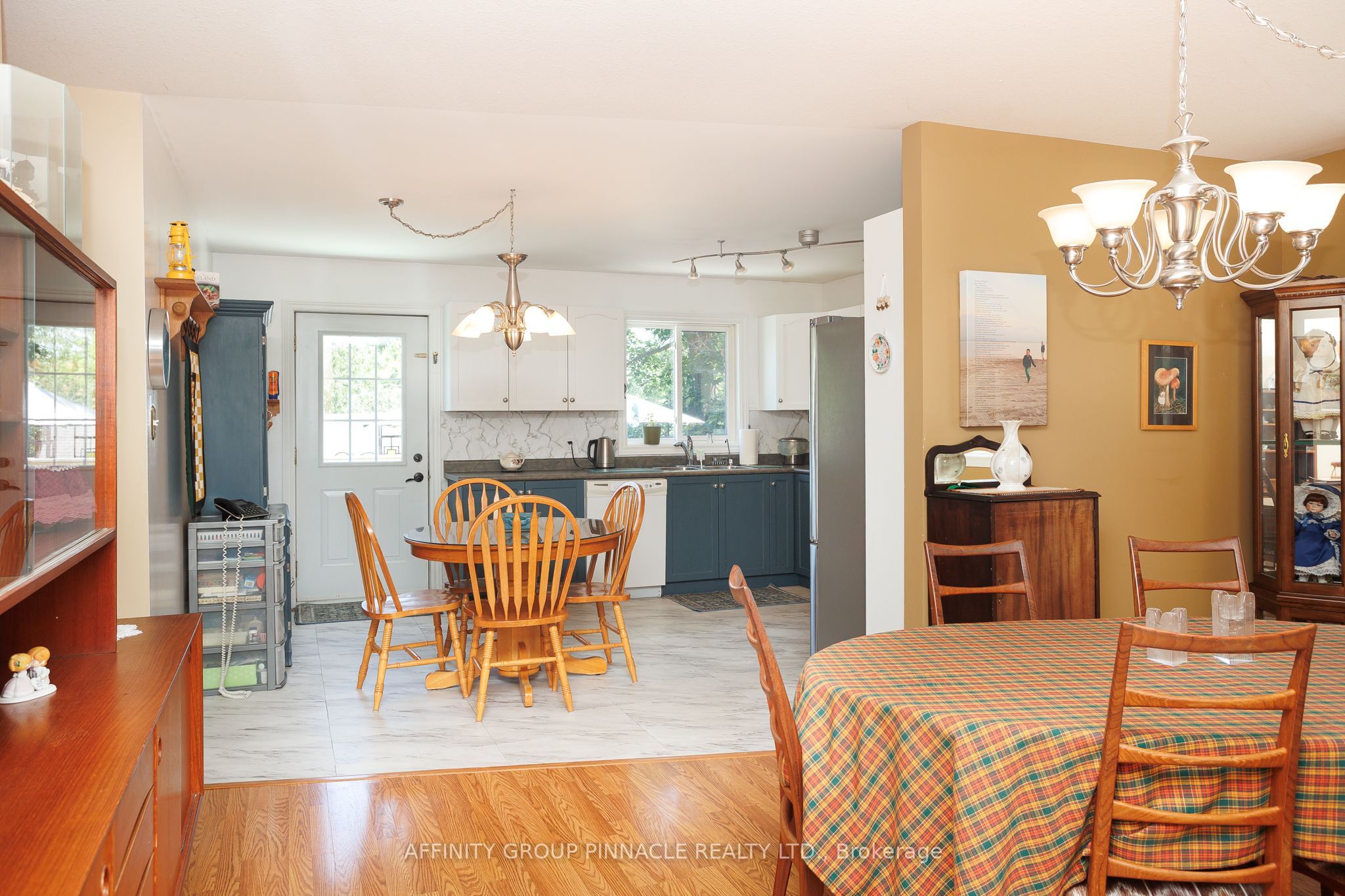 476 Bay Street Property Photo 7