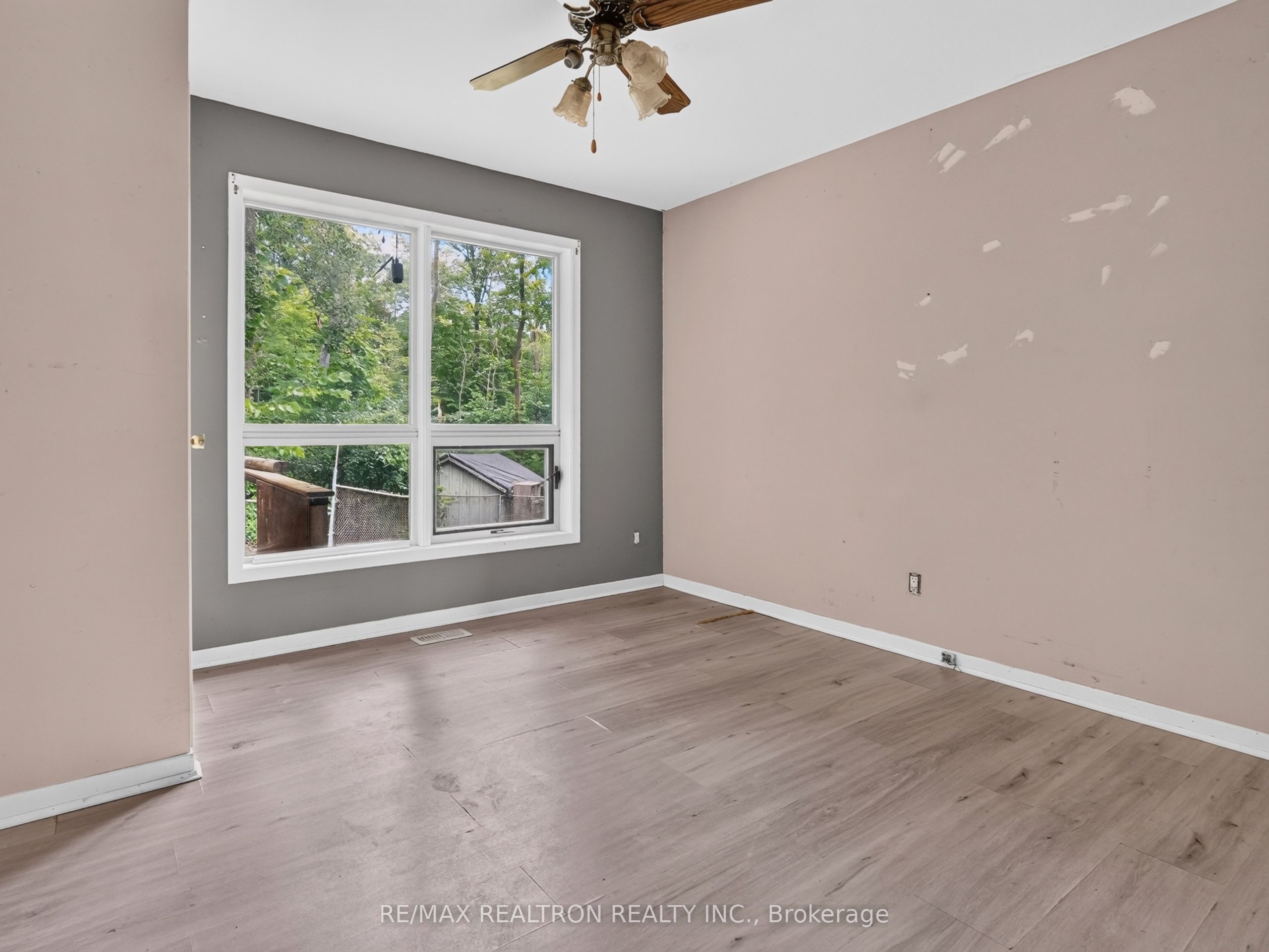 110 Glenwoods Avenue Property Photo 15