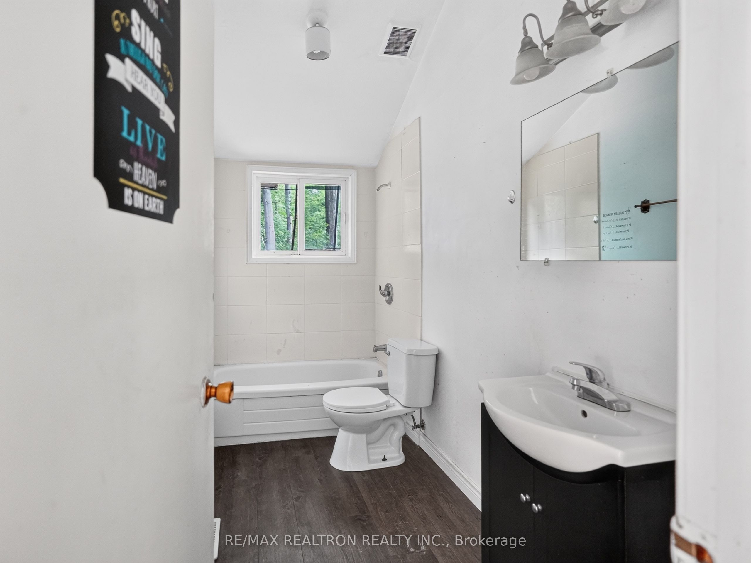 110 Glenwoods Avenue Property Photo 19