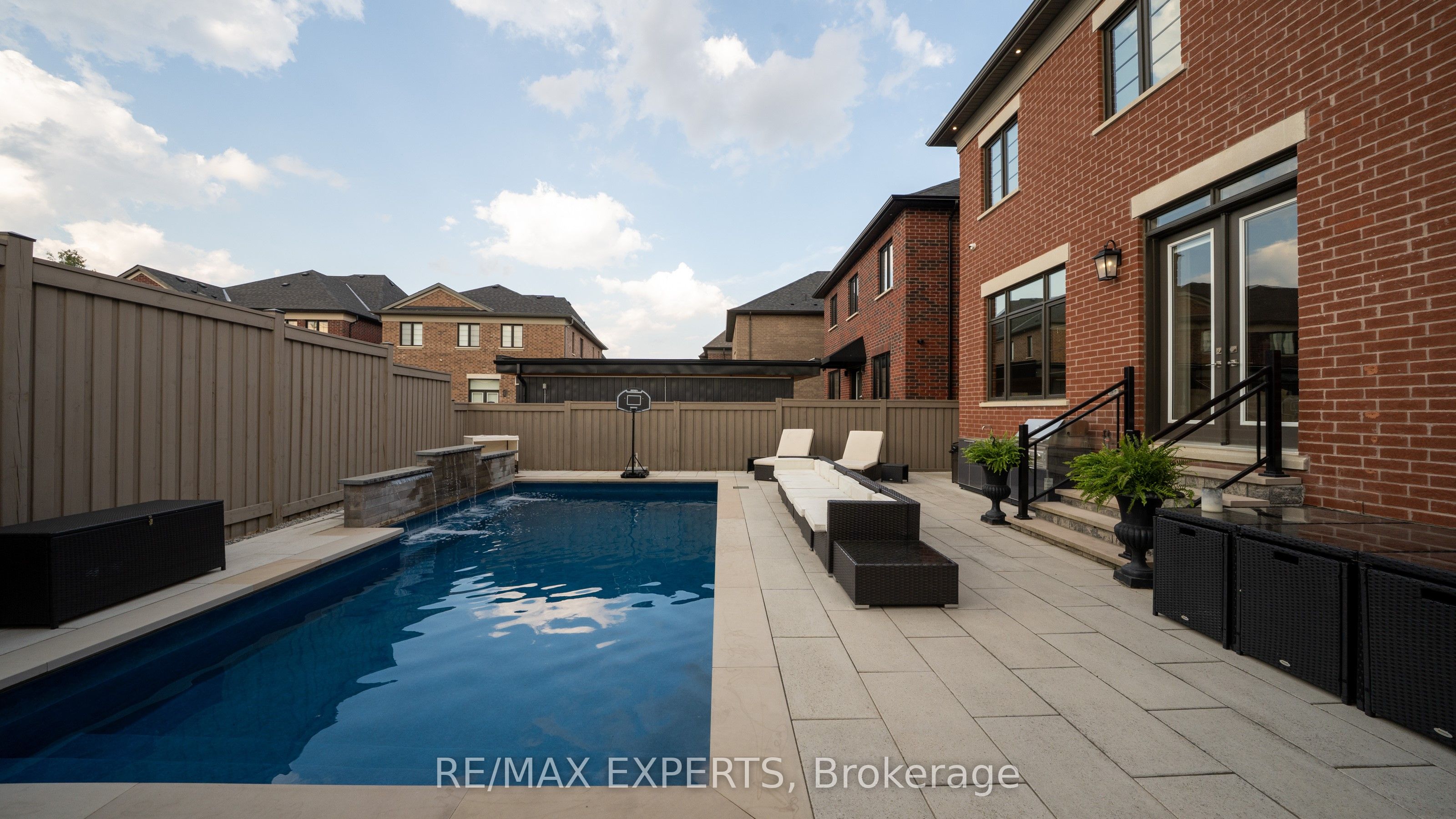 89 Rosshaven Crescent Property Photo 39