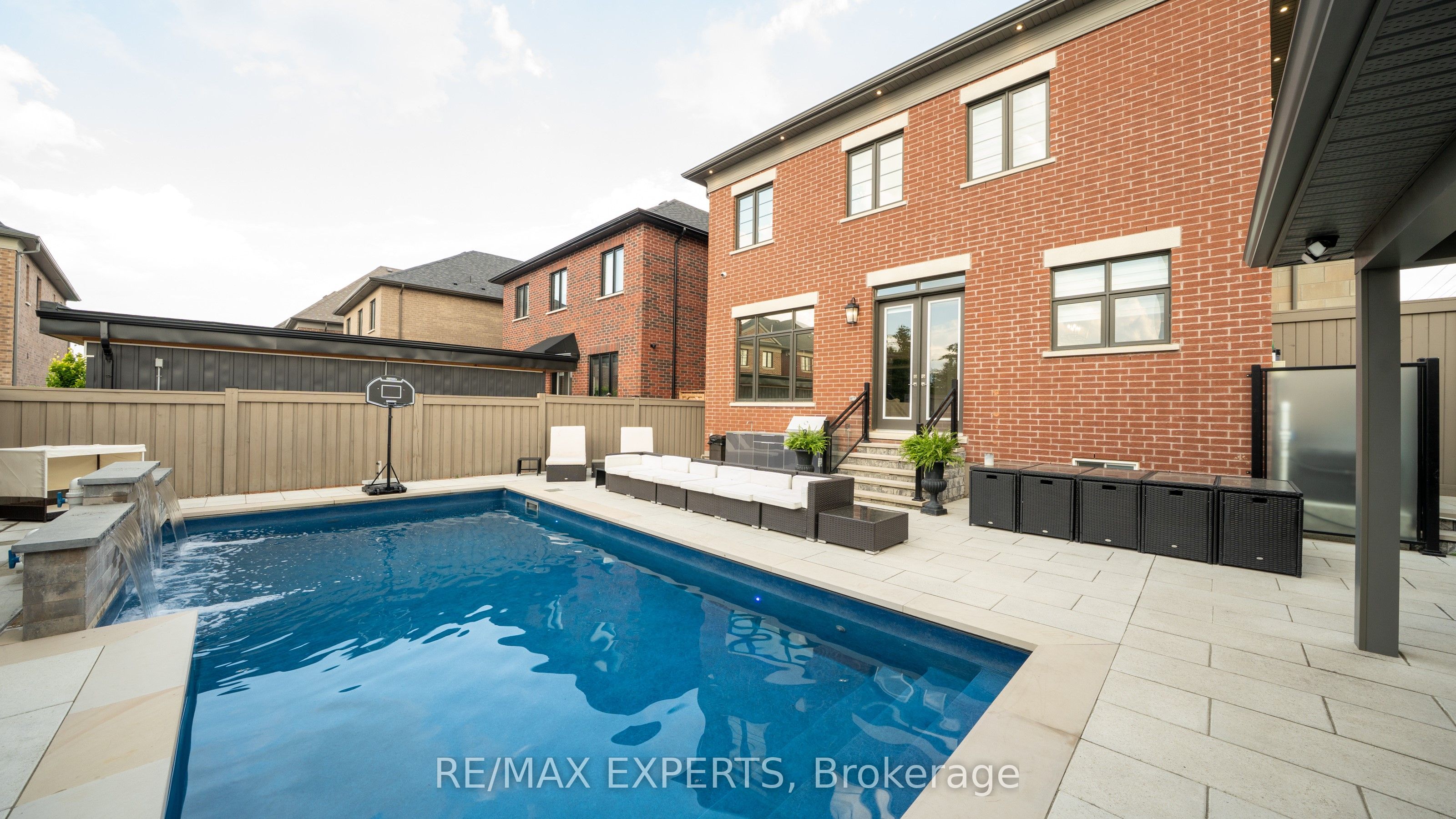 89 Rosshaven Crescent Property Photo 40