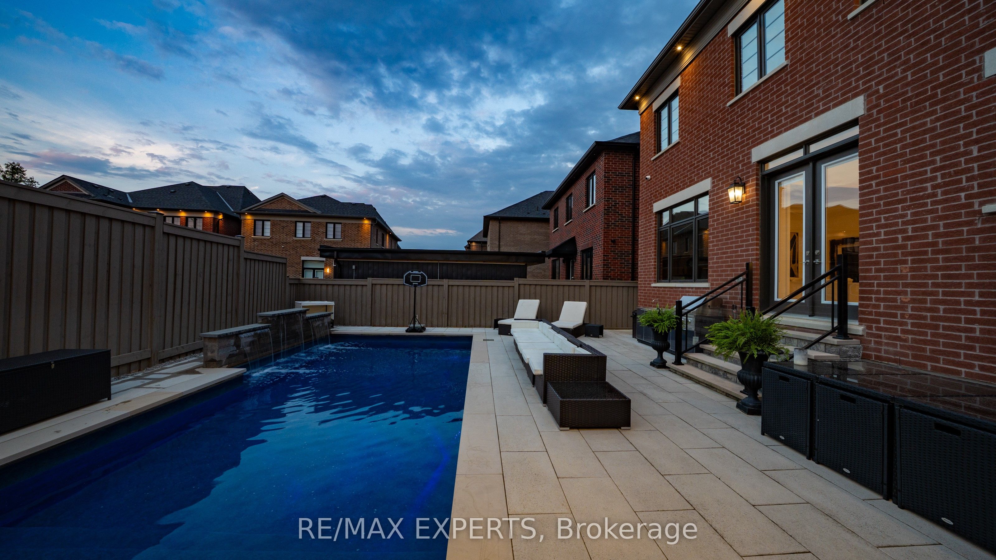89 Rosshaven Crescent Property Photo 44