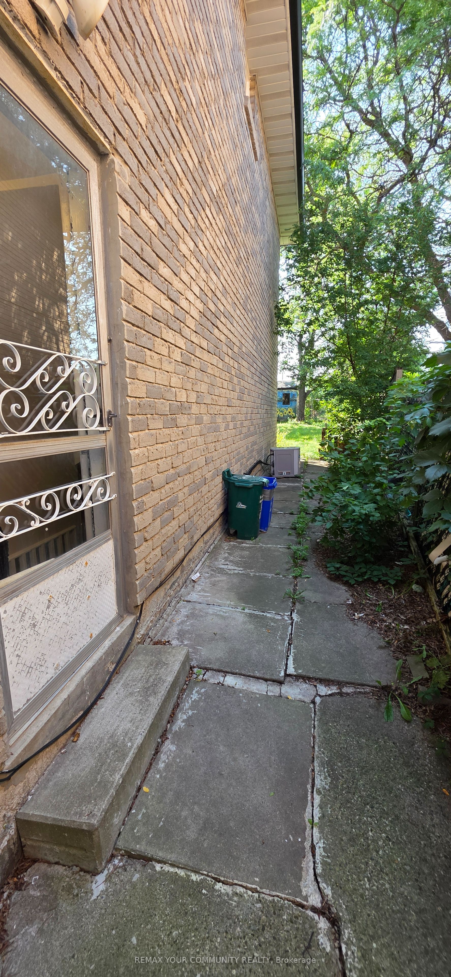 7 Miles Court Lower Property Photo 2