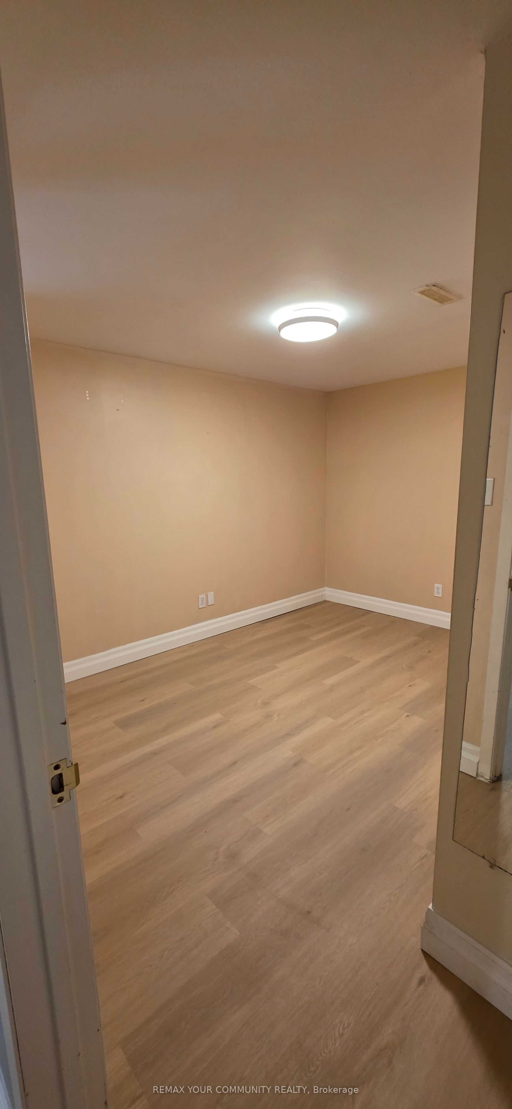 7 Miles Court Lower Property Photo 6