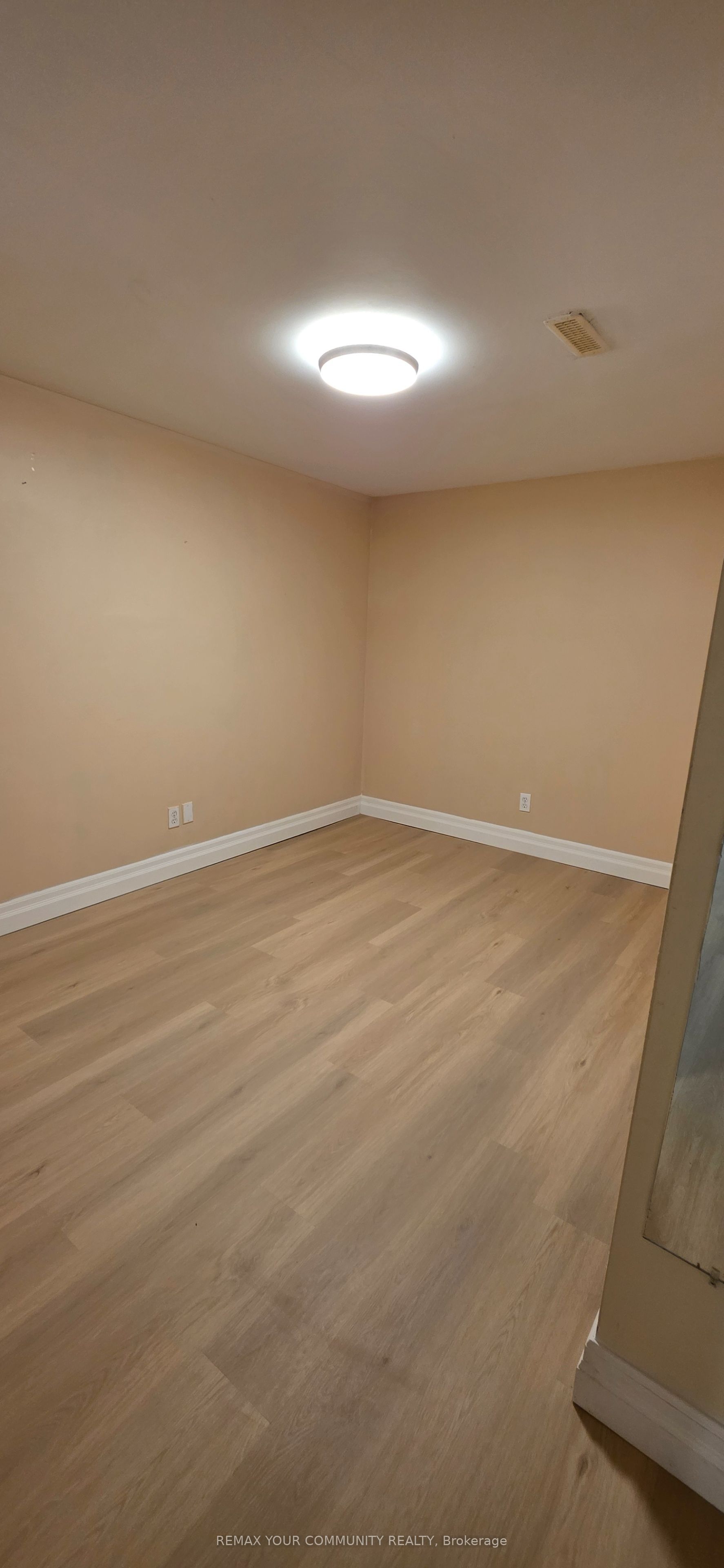 7 Miles Court Lower Property Photo 8
