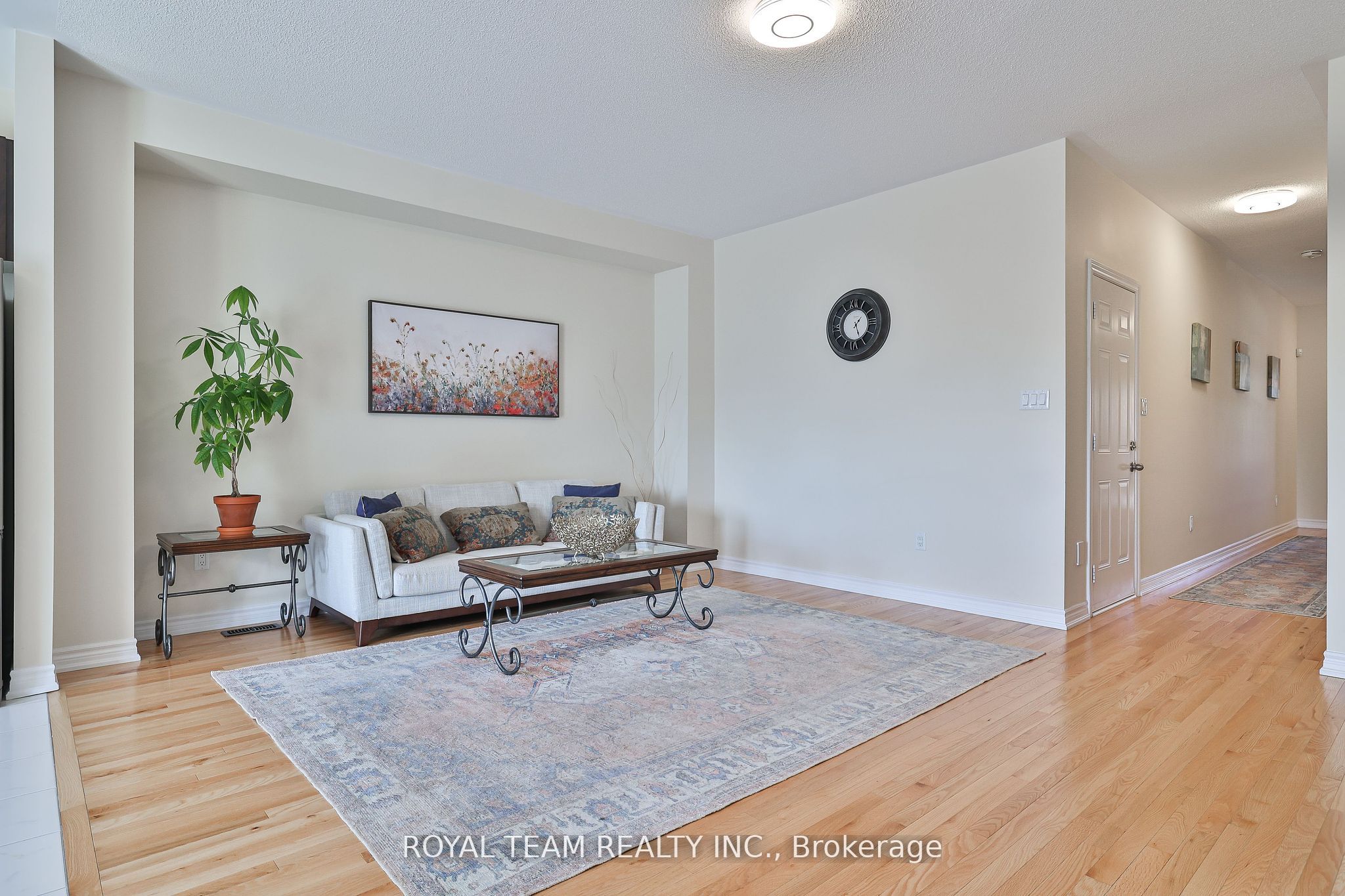 1246 Peelar Crescent Property Photo 7