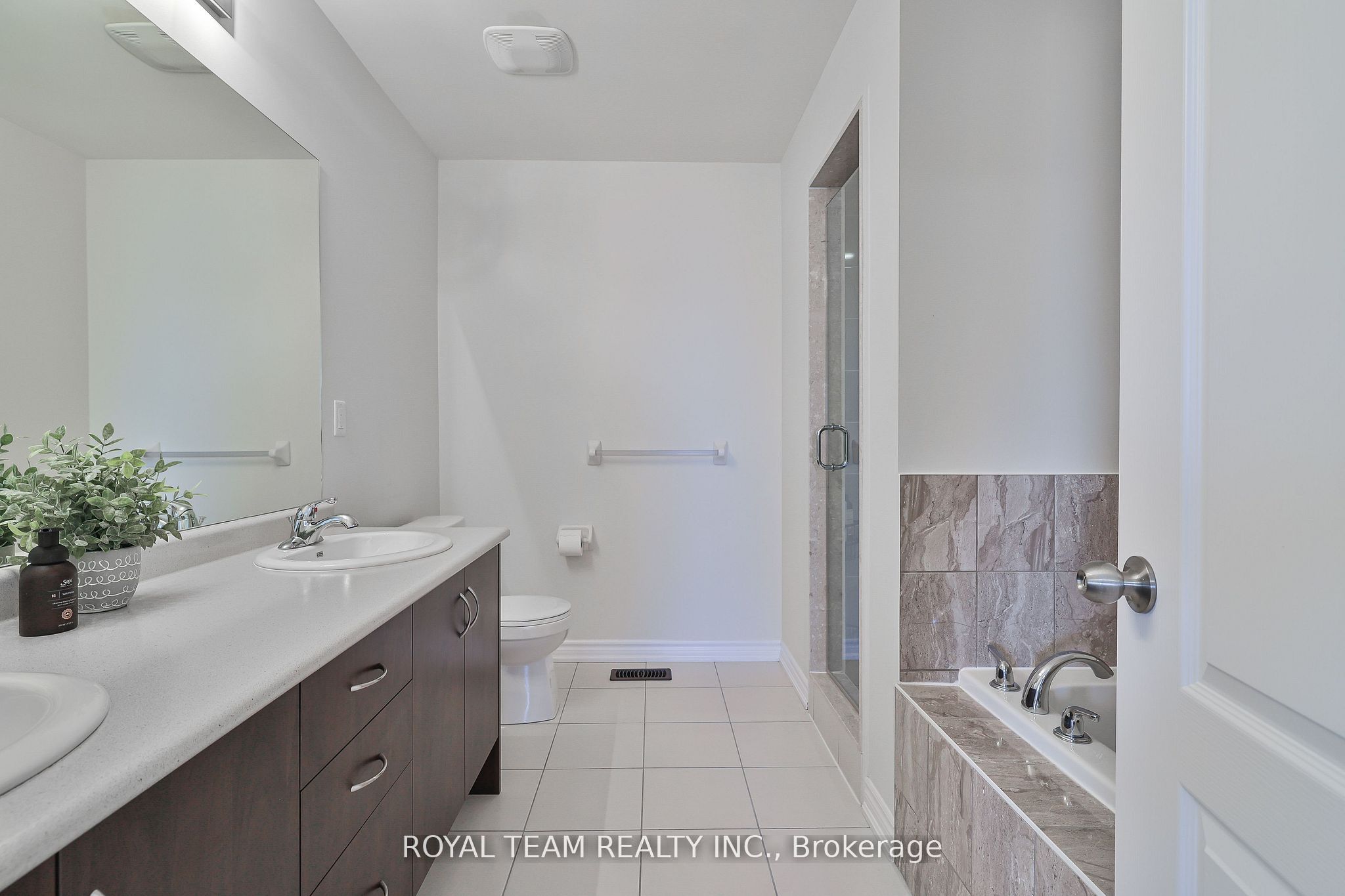 1246 Peelar Crescent Property Photo 17