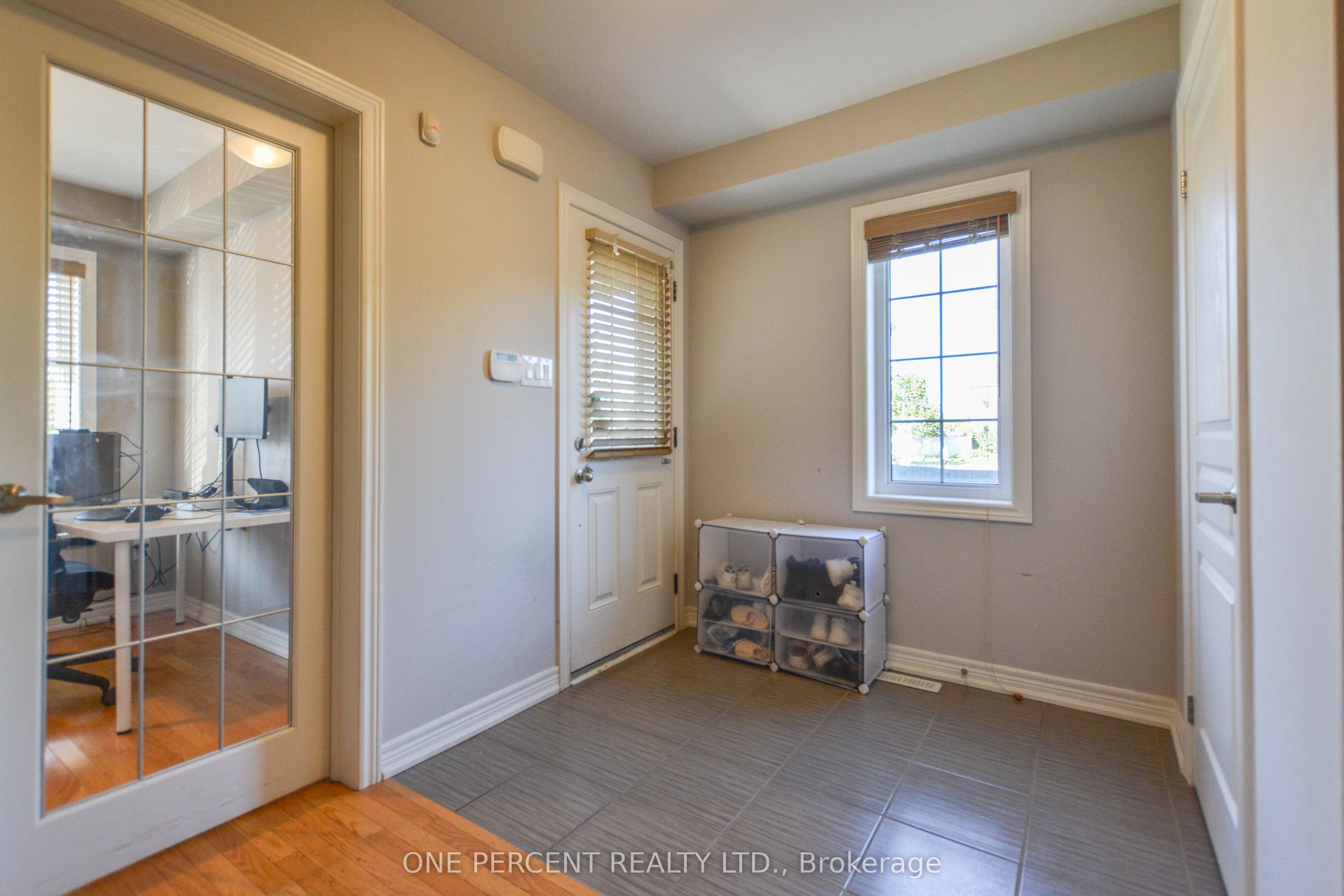 85 Benjamin Hood Crescent Property Photo 2