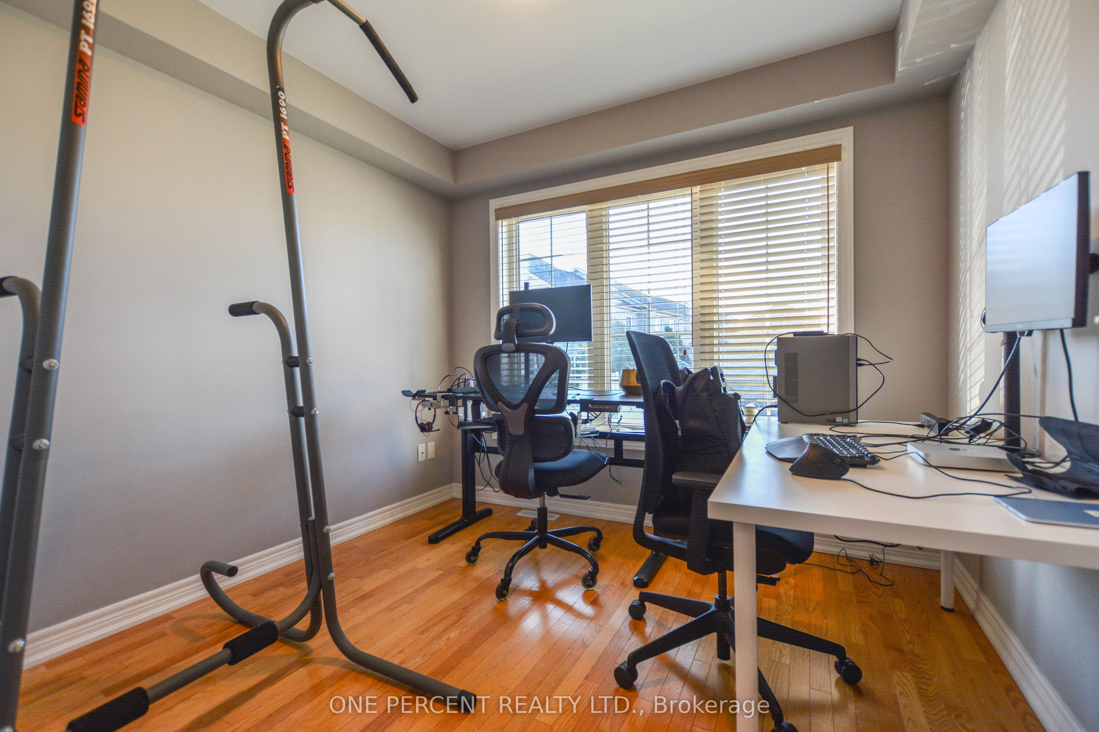 85 Benjamin Hood Crescent Property Photo 3