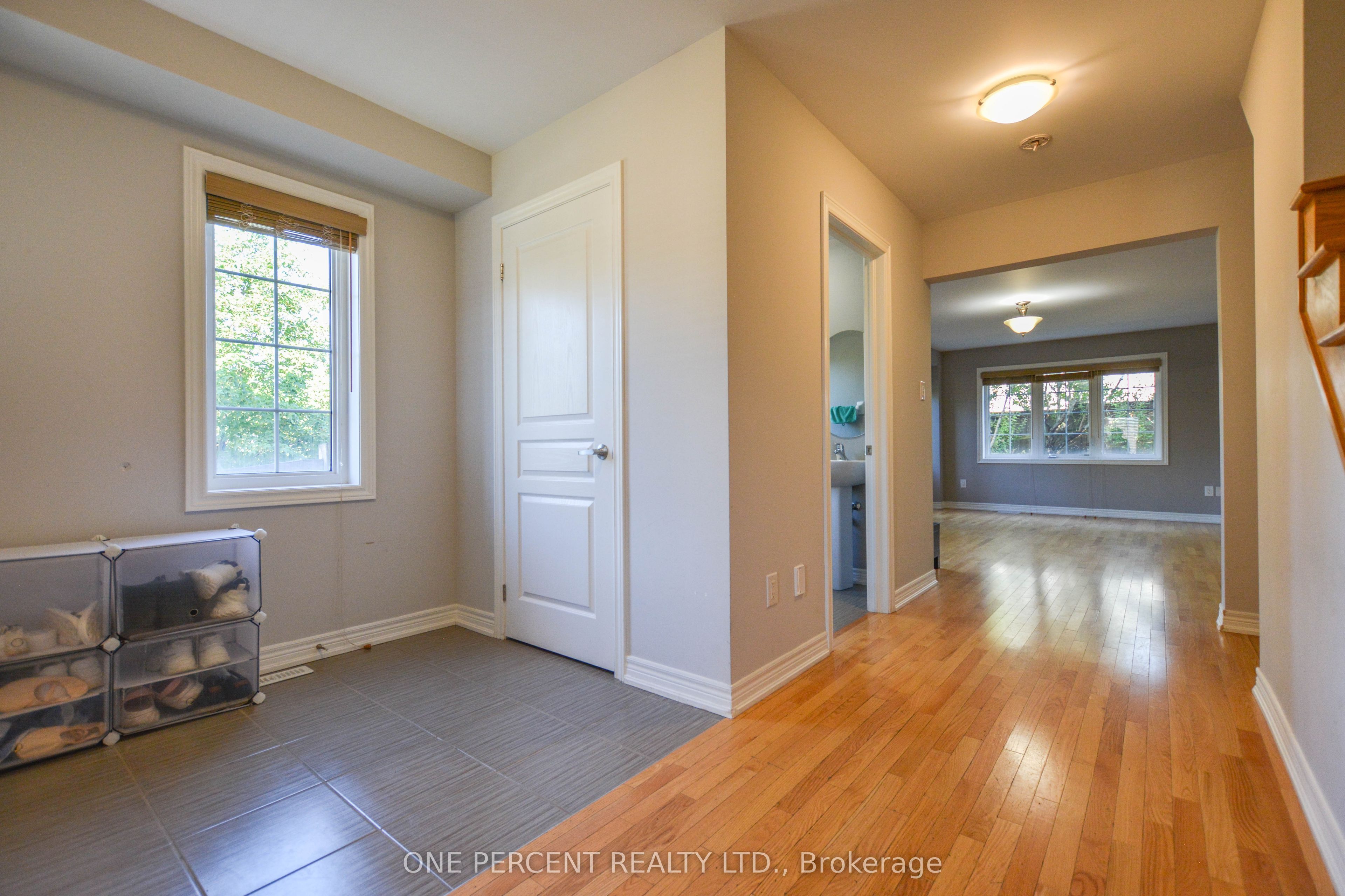 85 Benjamin Hood Crescent Property Photo 4