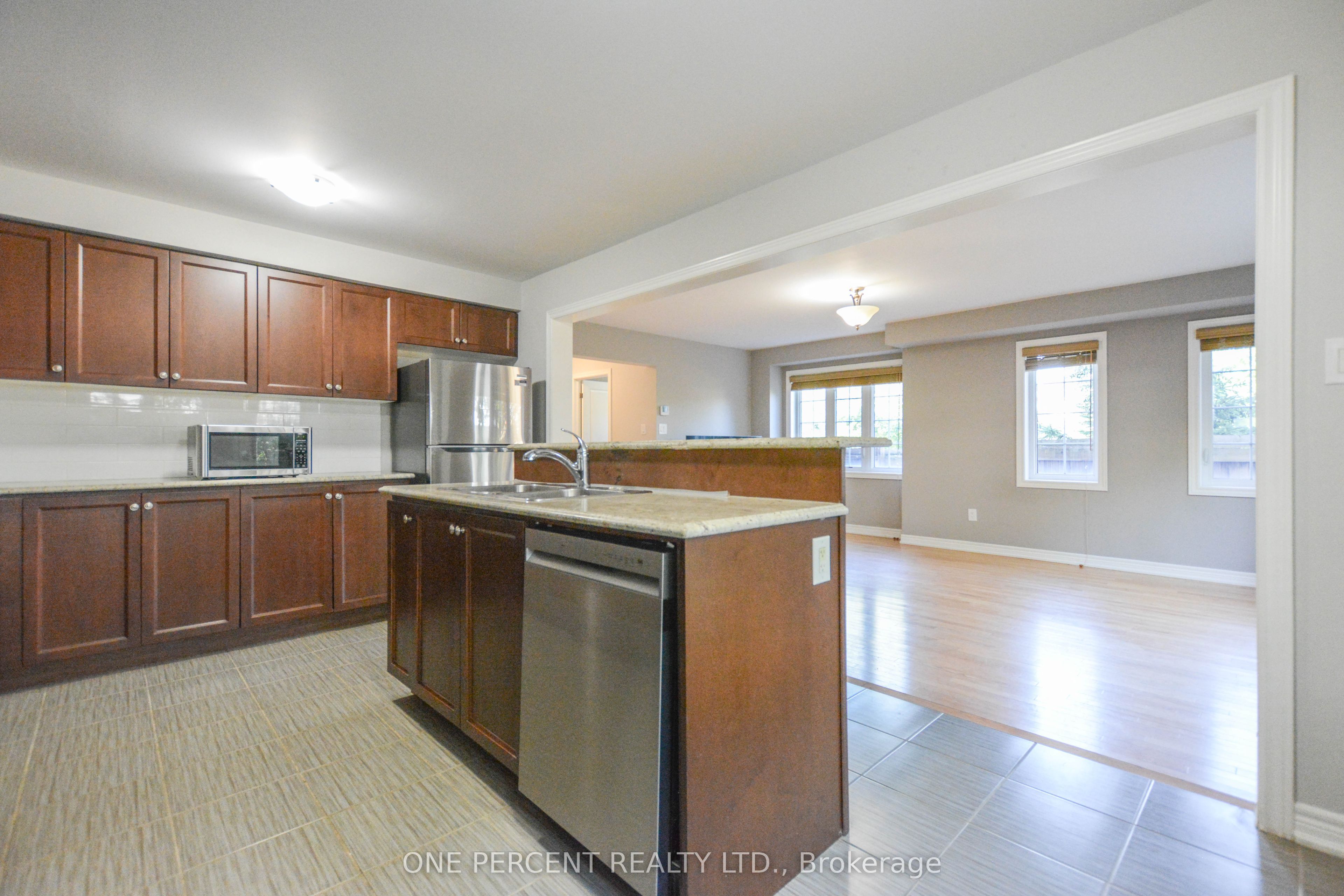 85 Benjamin Hood Crescent Property Photo 11