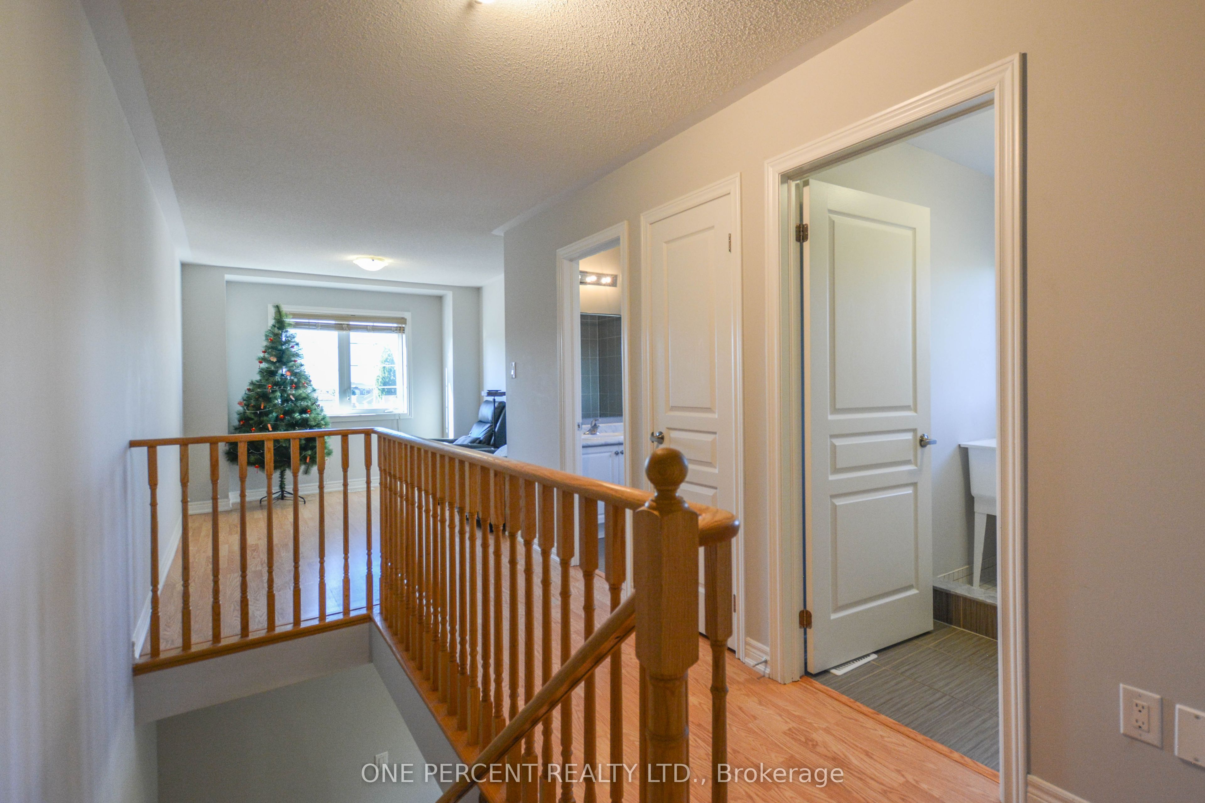 85 Benjamin Hood Crescent Property Photo 14