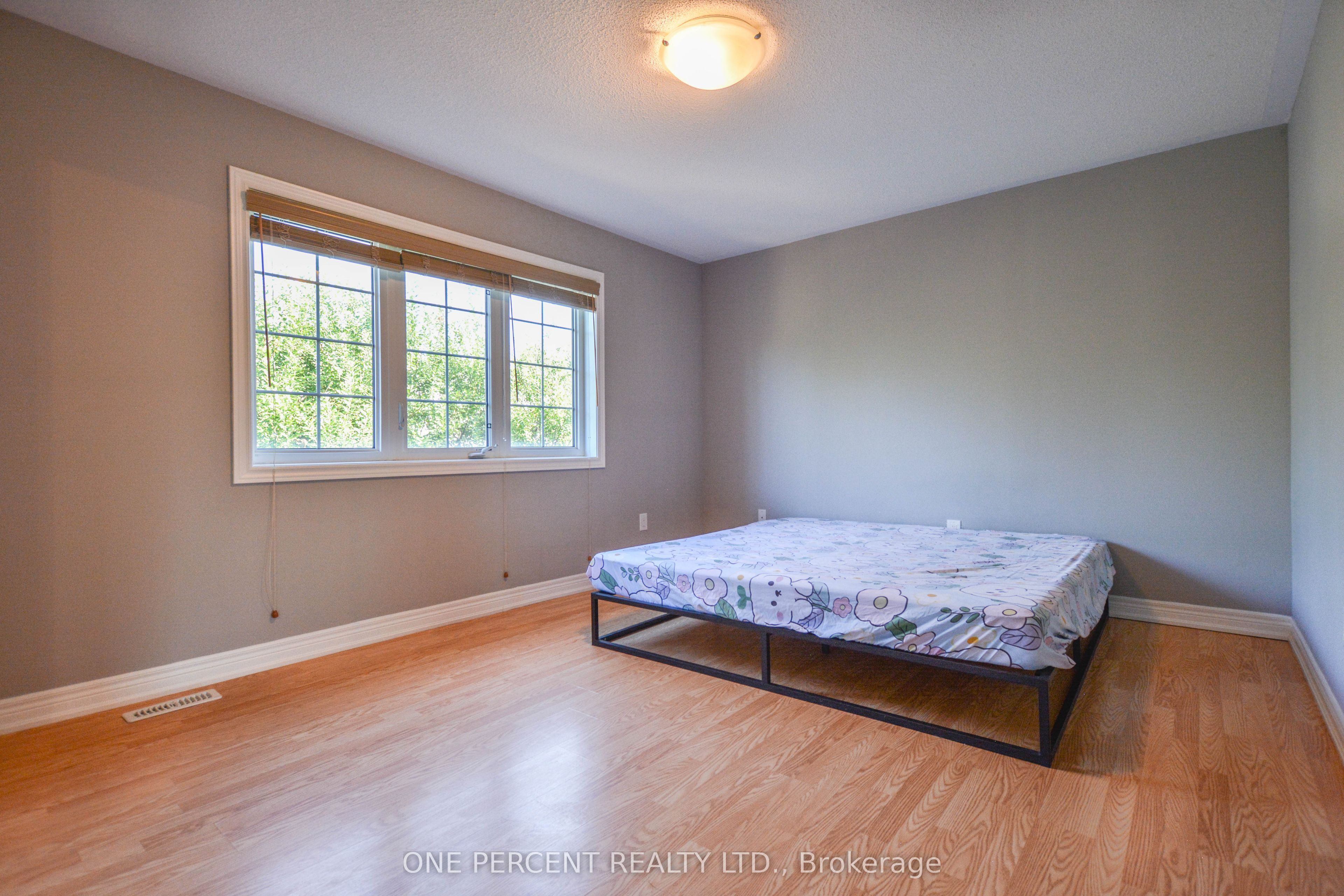 85 Benjamin Hood Crescent Property Photo 16