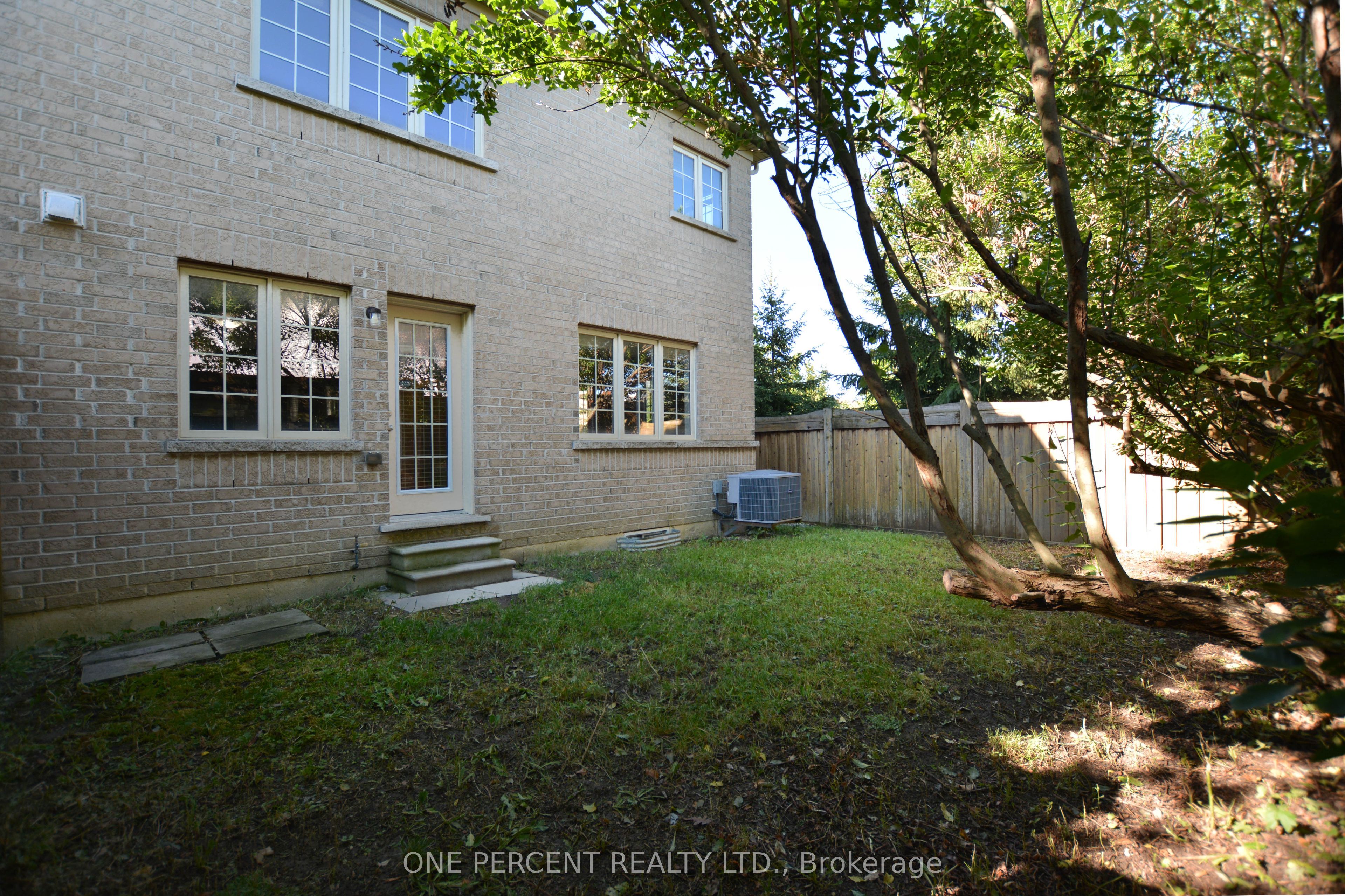 85 Benjamin Hood Crescent Property Photo 32