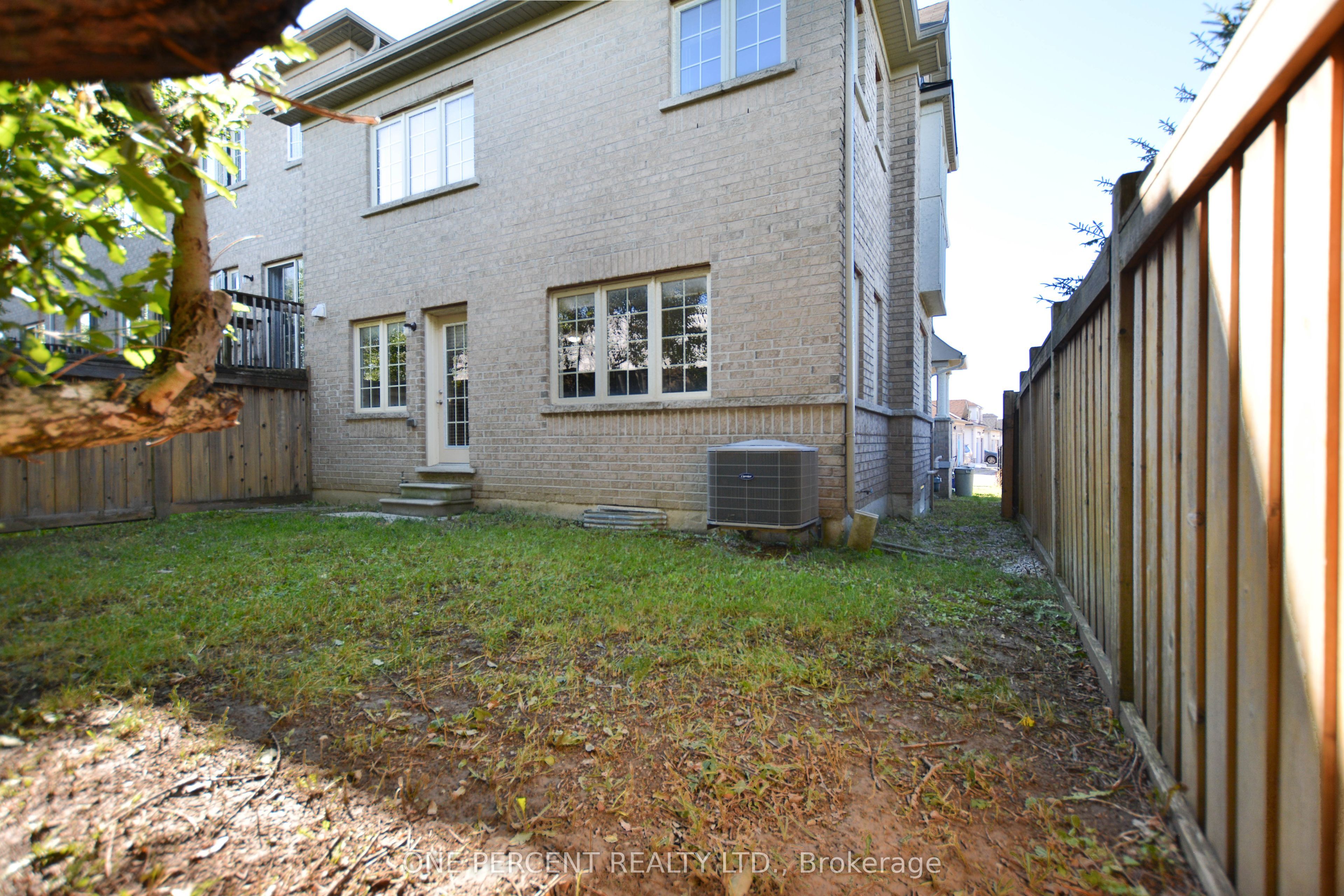 85 Benjamin Hood Crescent Property Photo 33