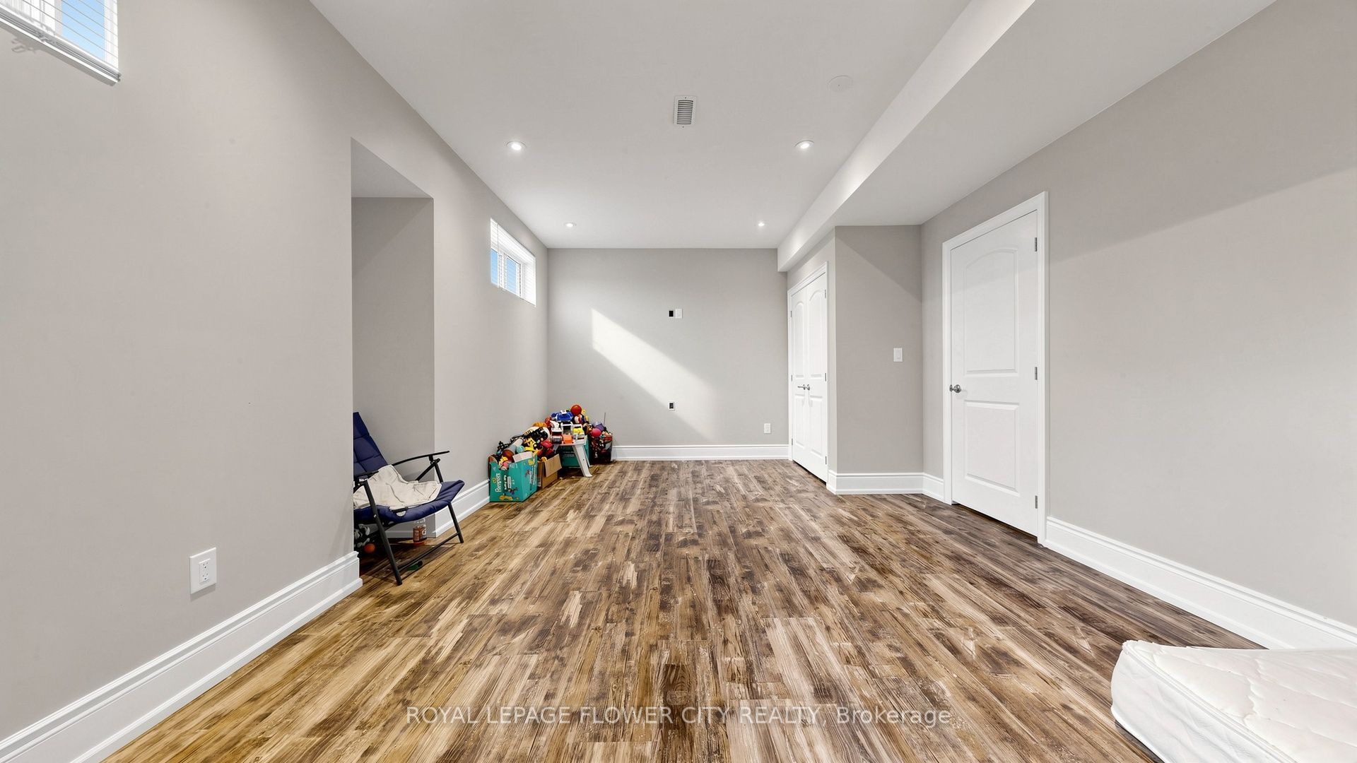 12 Paradise Valley Trail Property Photo 1