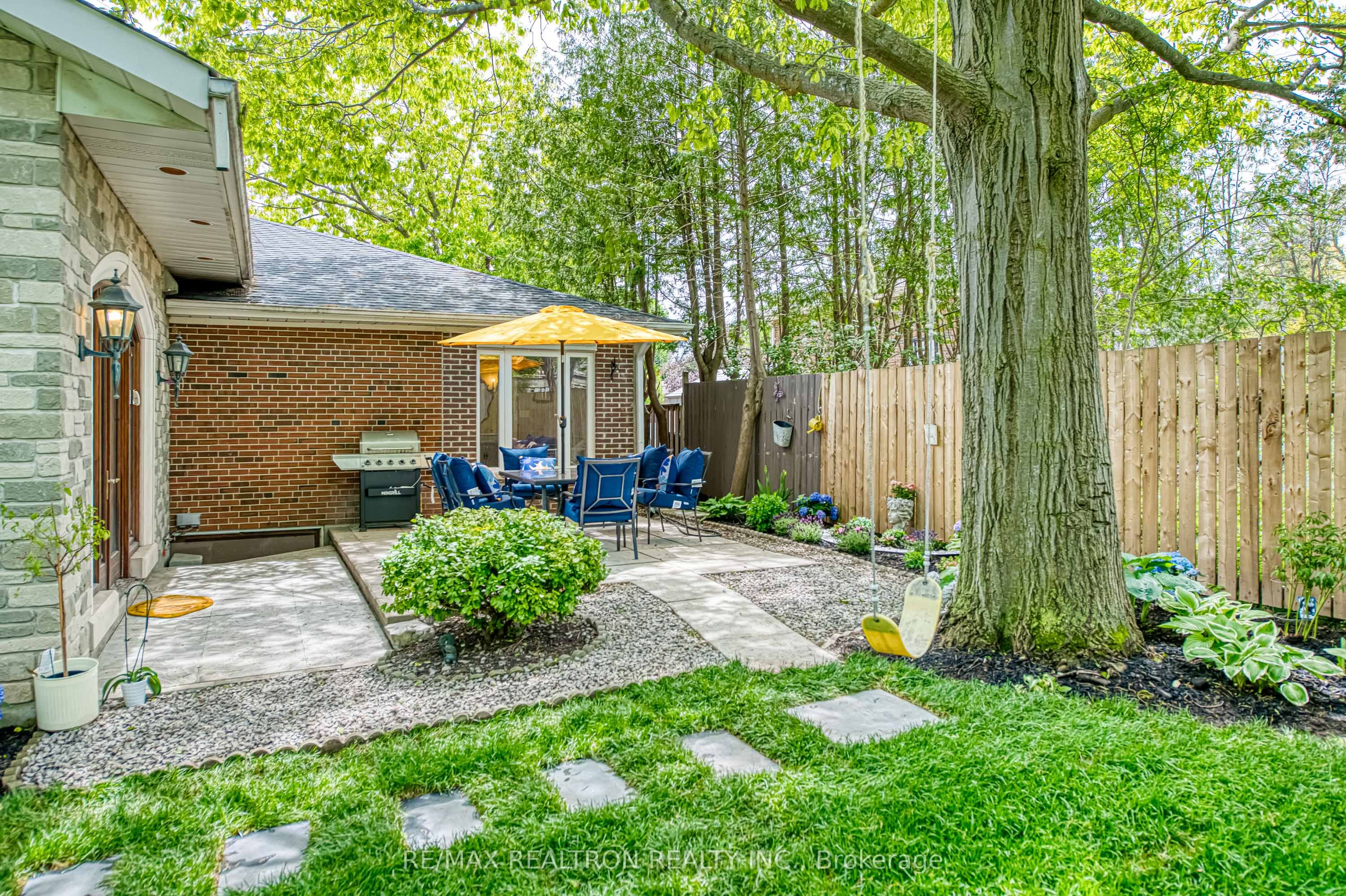 15 Lincoln Green Drive Property Photo 13