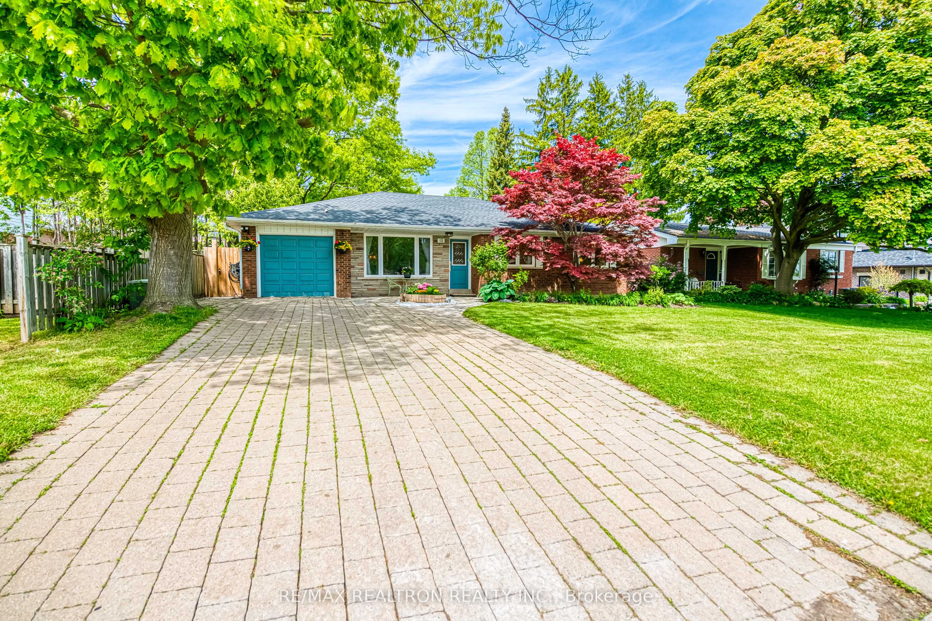 15 Lincoln Green Drive Property Photo 18
