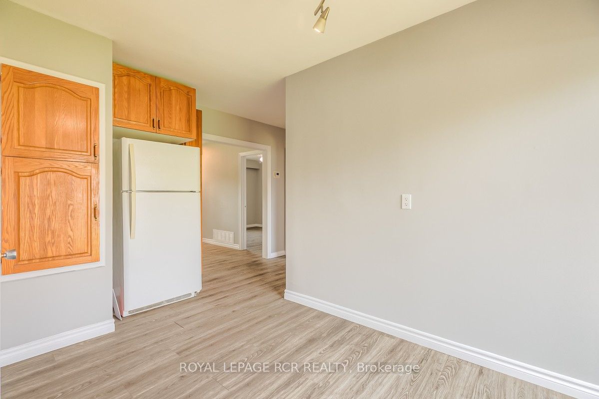 11 Jacksons Point Avenue Property Photo 12
