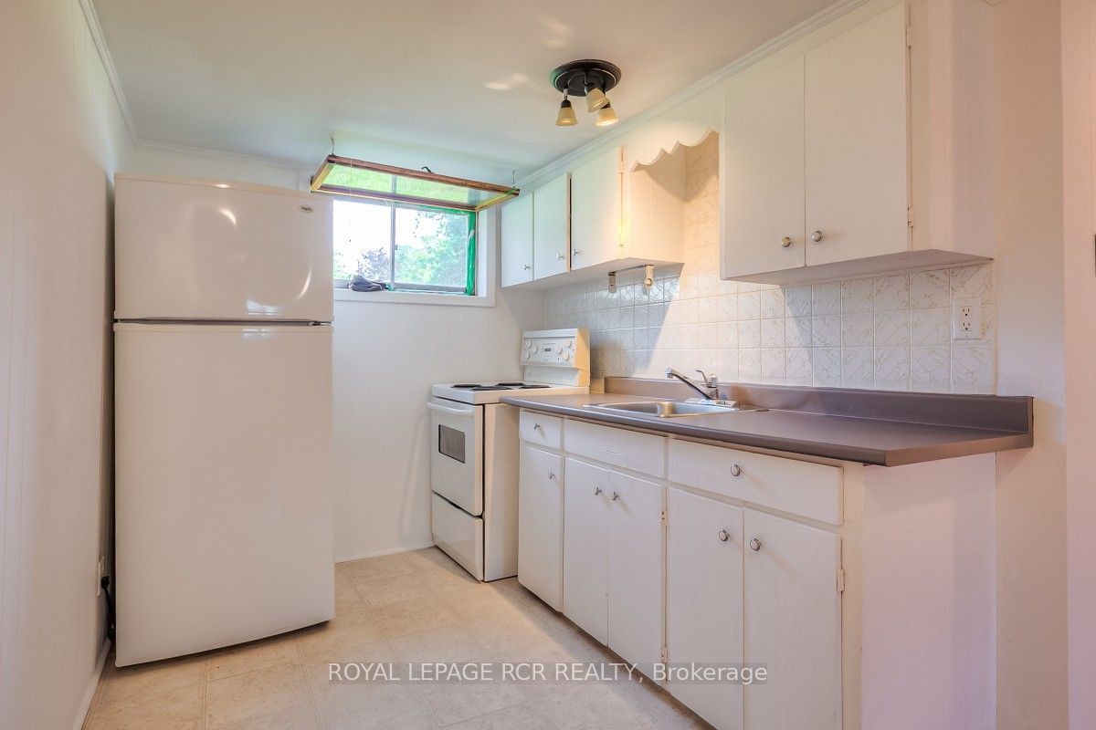 11 Jacksons Point Avenue Property Photo 19