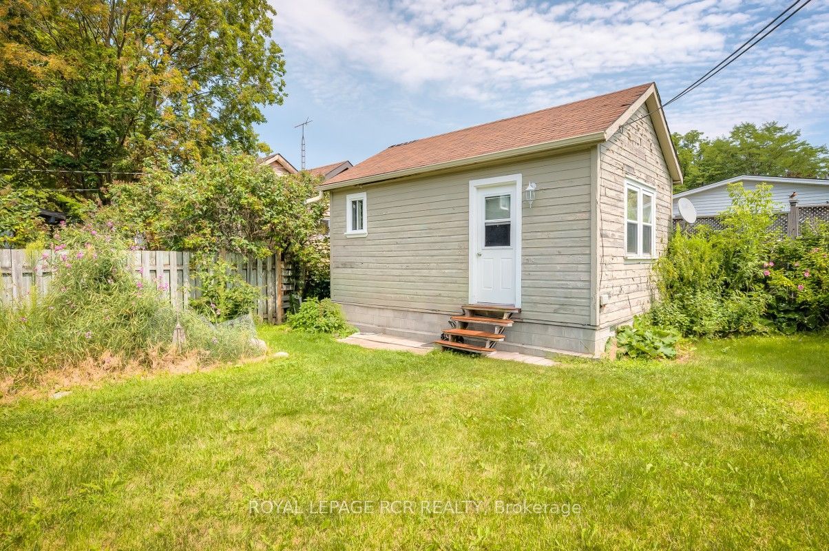 11 Jacksons Point Avenue Property Photo 27