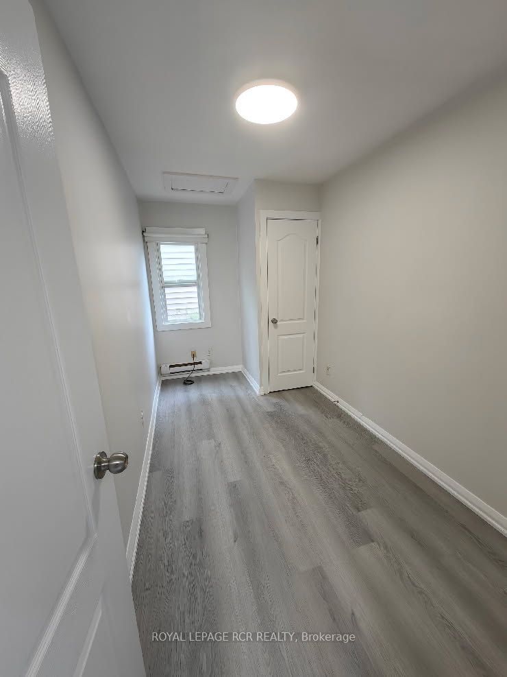 11 Jacksons Point Avenue Property Photo 28