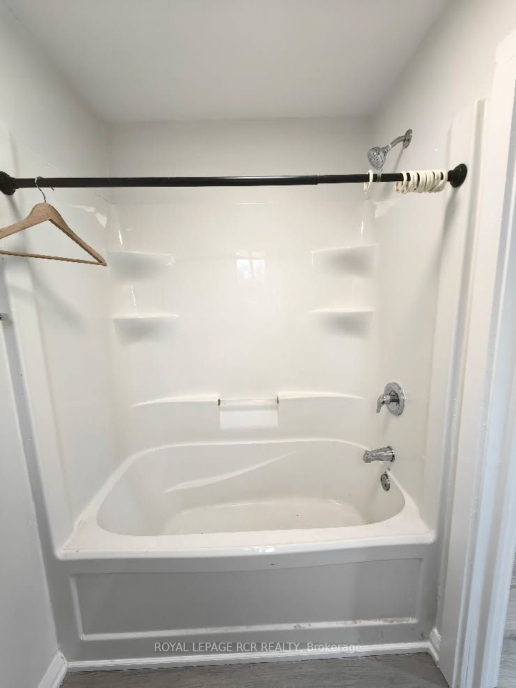 11 Jacksons Point Avenue Property Photo 31