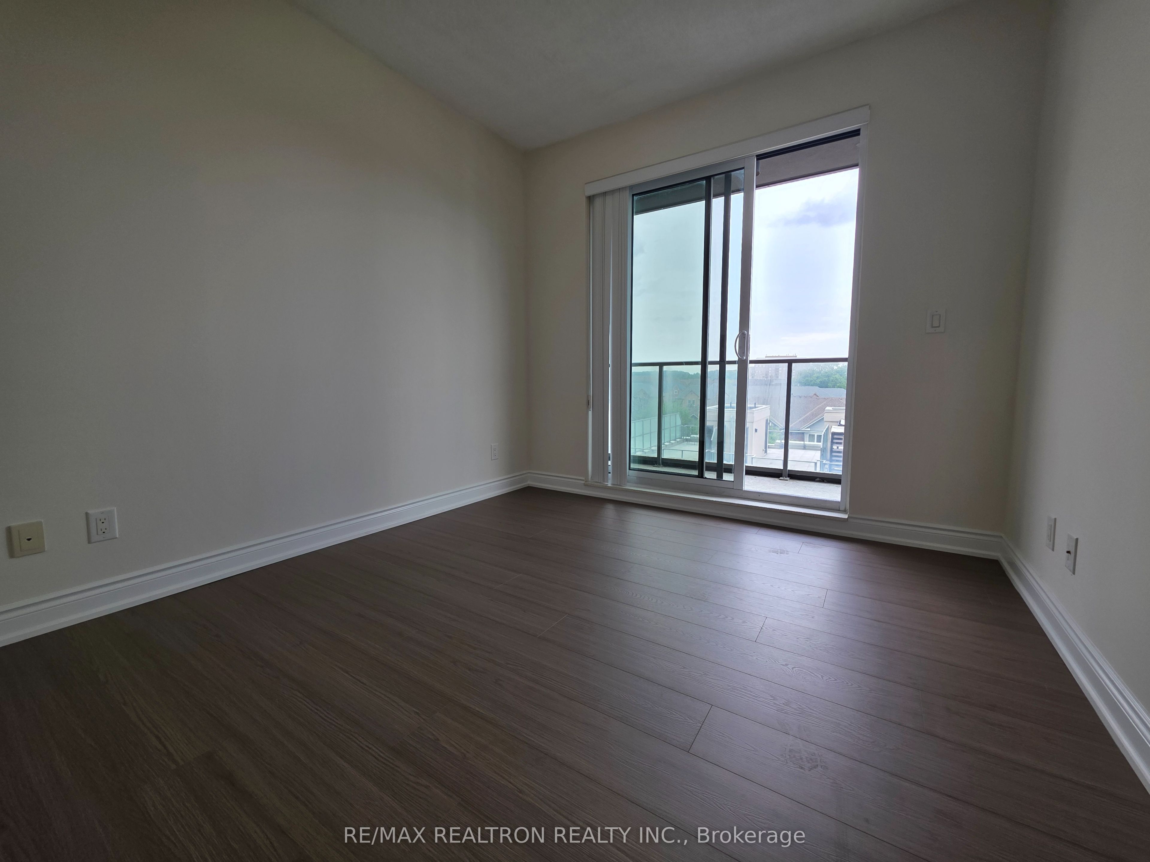 325 South Park Road 603 Property Photo 29