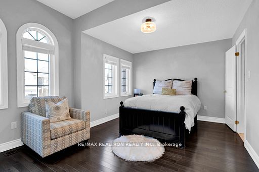 53 Gallant Place Property Photo 40