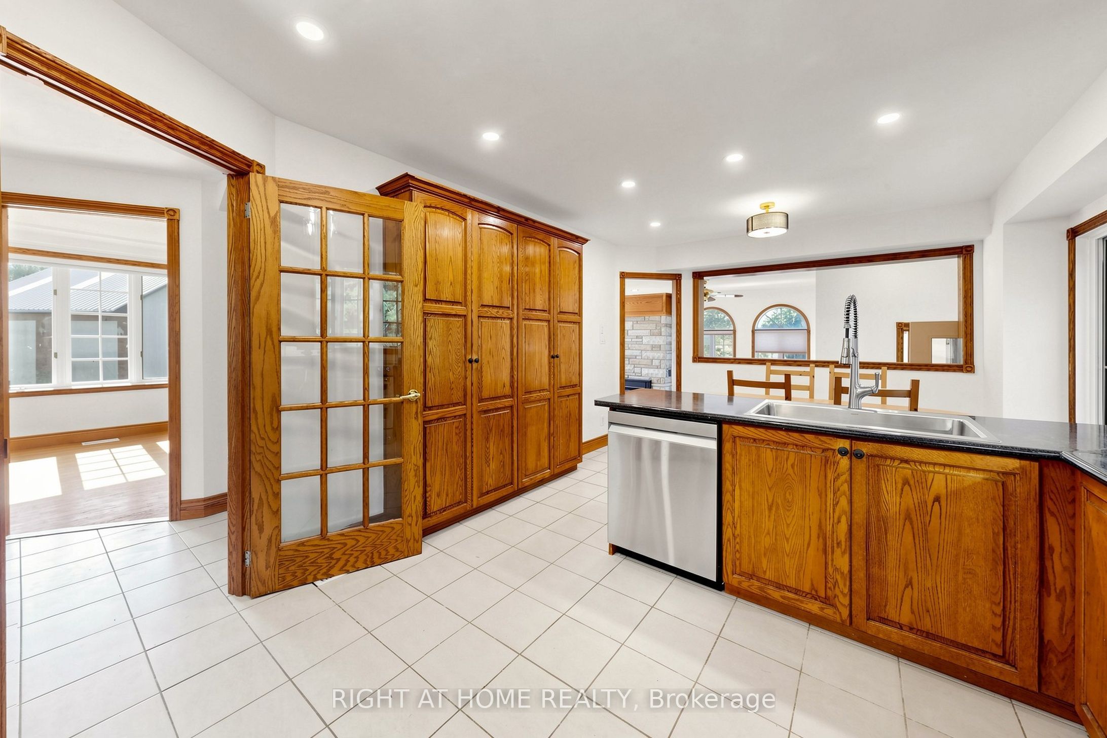 3016 Cole Road Property Photo 11