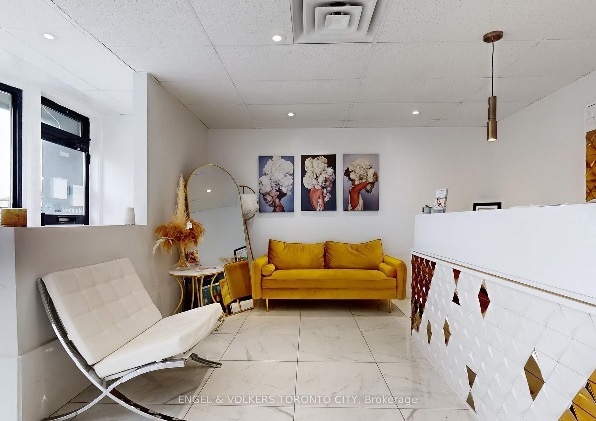 15187 Yonge Street Property Photo 6