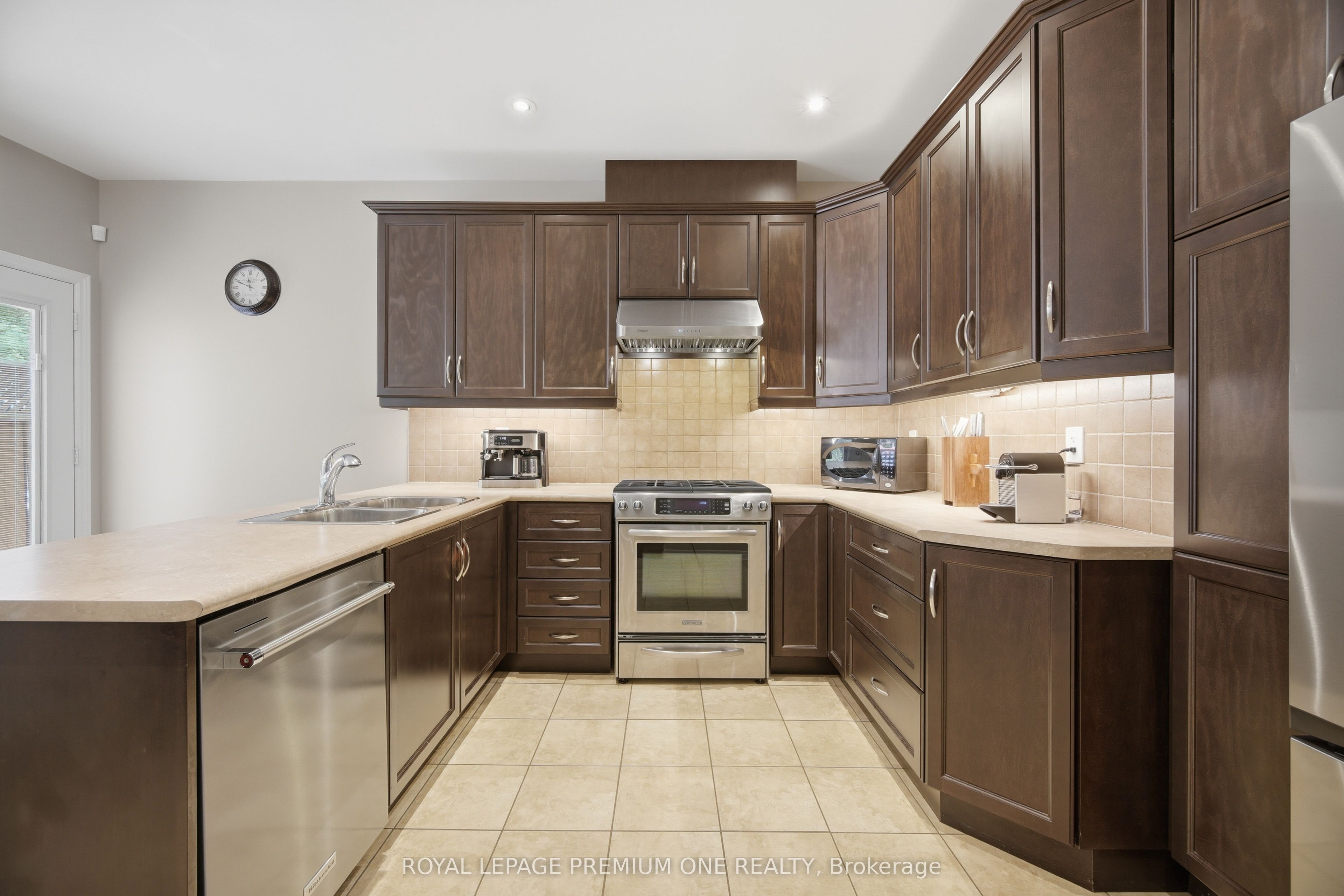 114 Bellini Avenue Property Photo 8