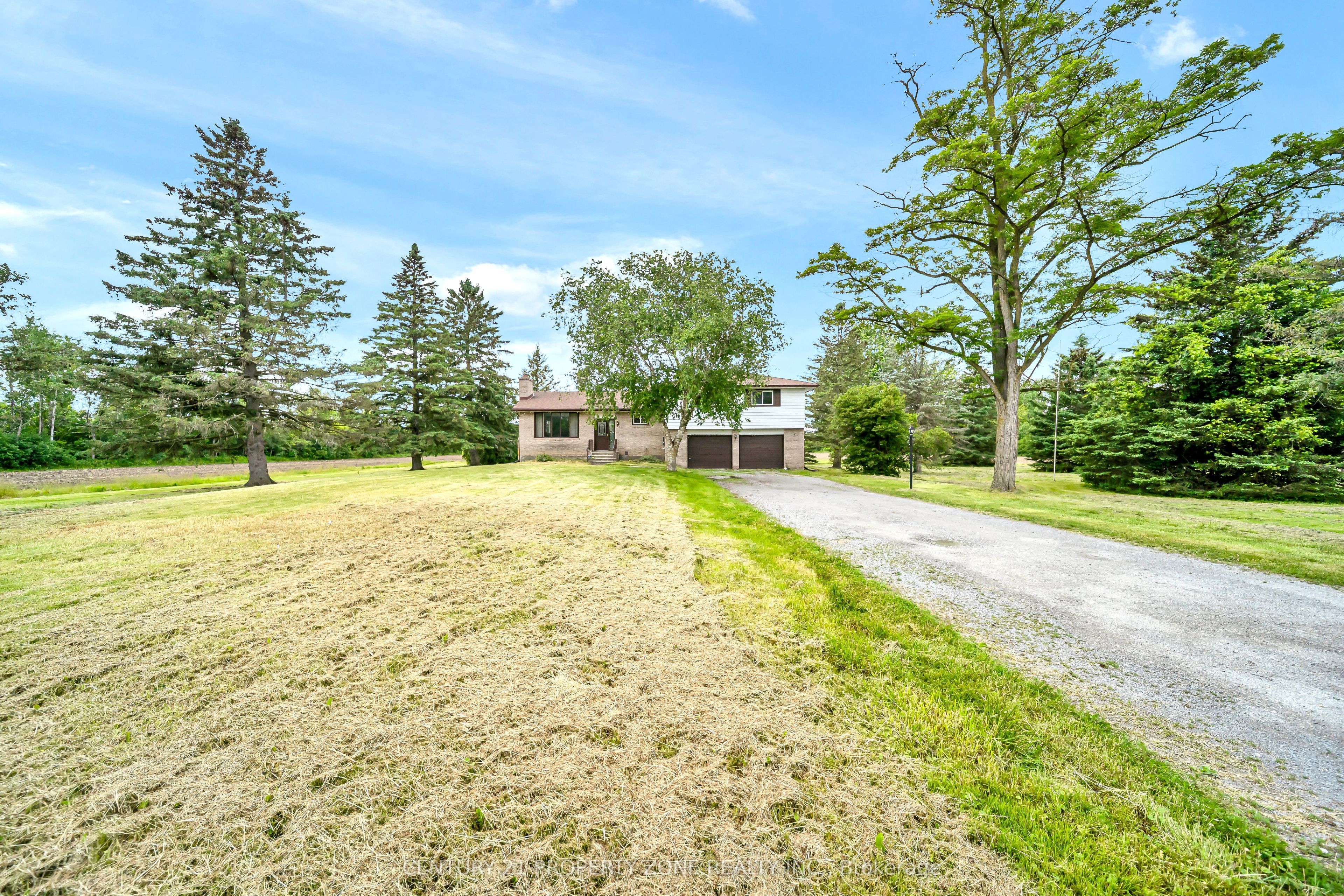 18580 Dufferin Street Property Photo 4