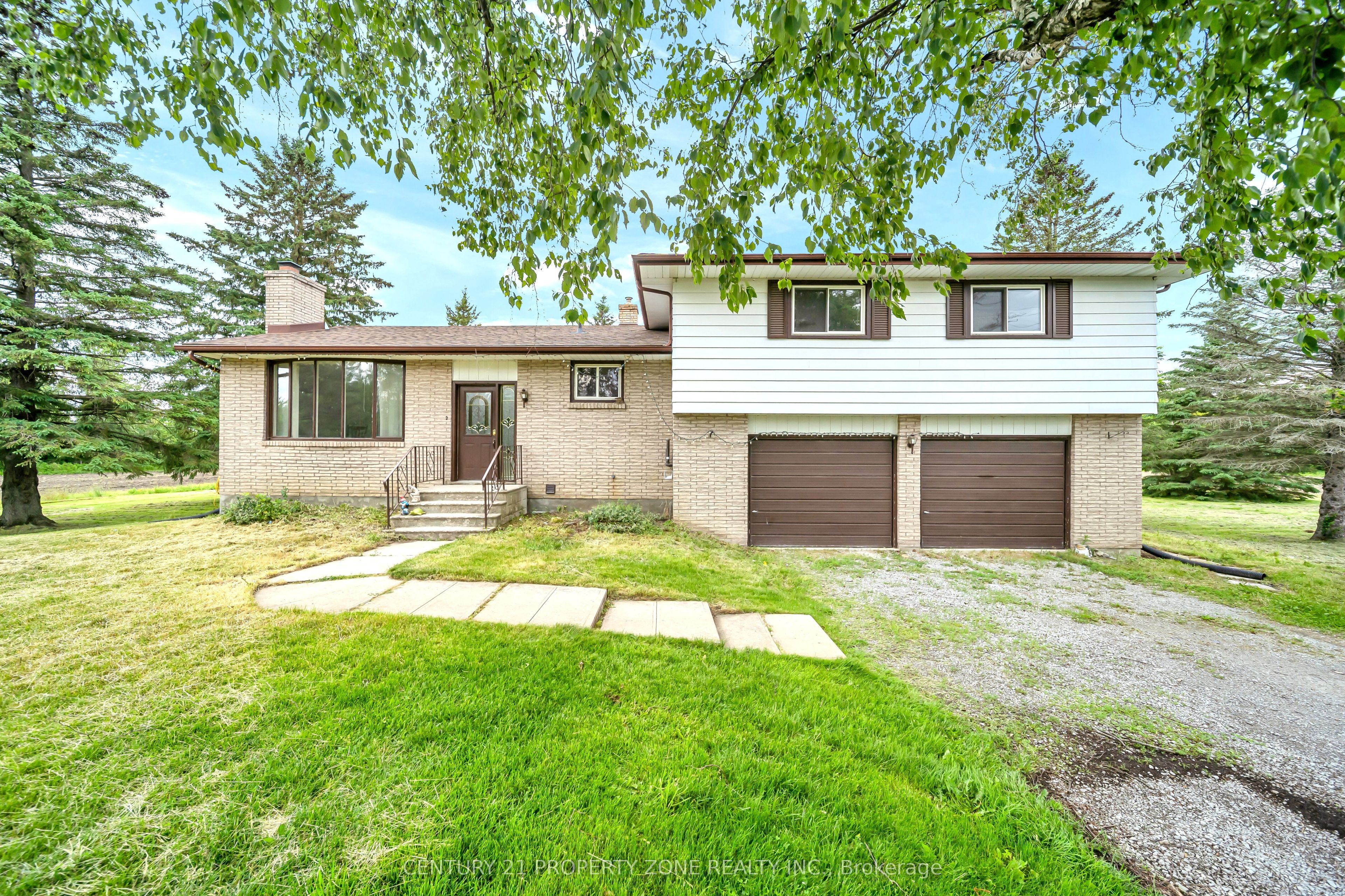 18580 Dufferin Street Property Photo 6