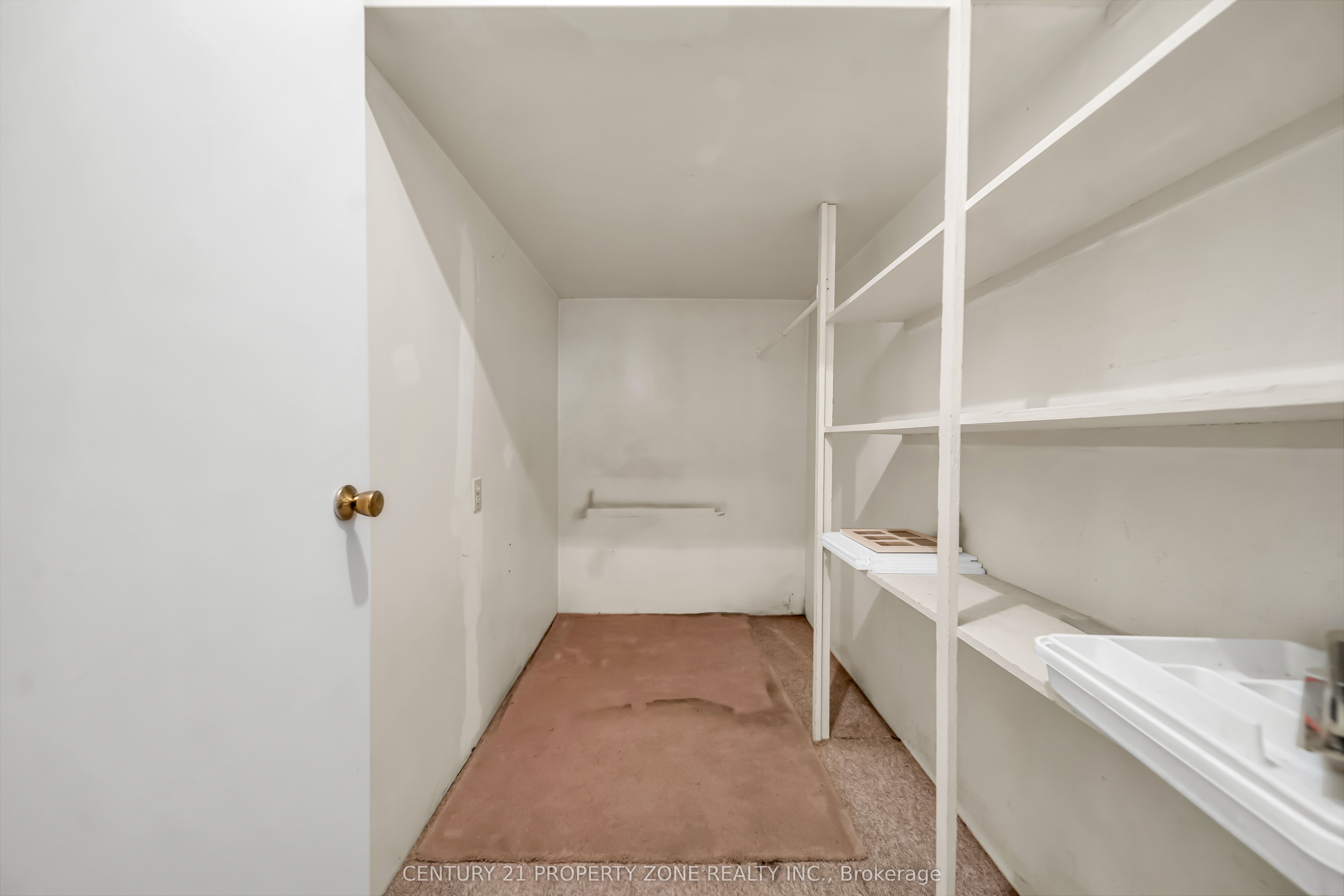 18580 Dufferin Street Property Photo 38