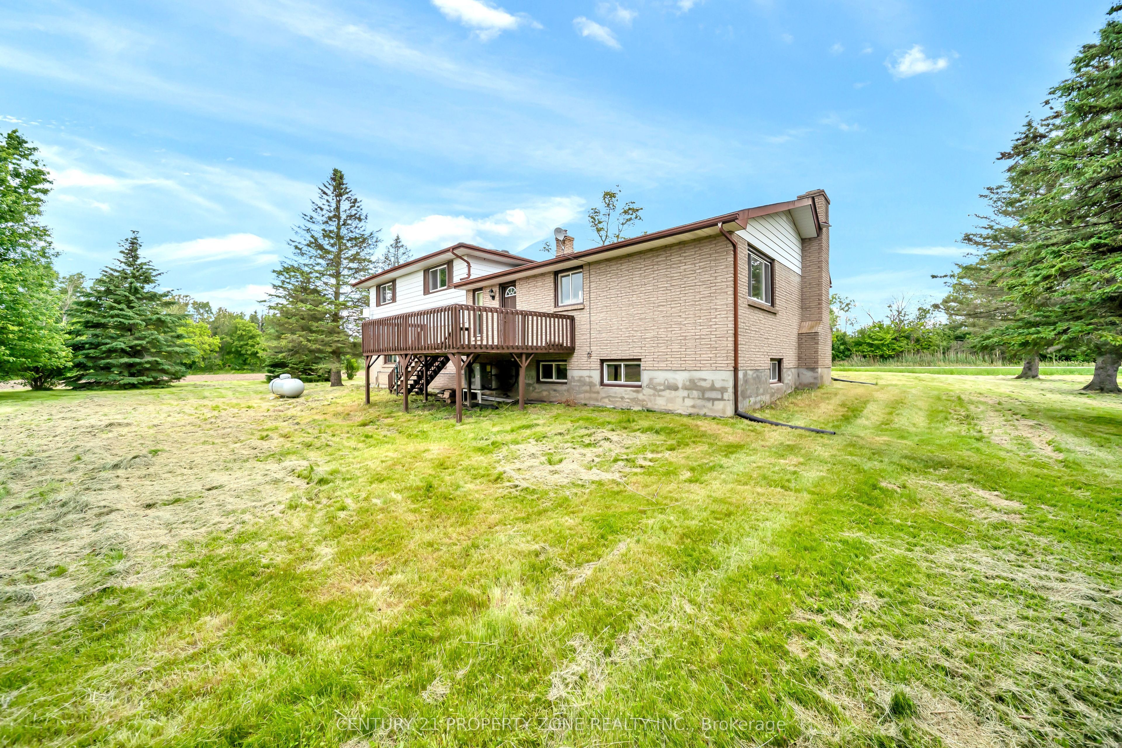18580 Dufferin Street Property Photo 42