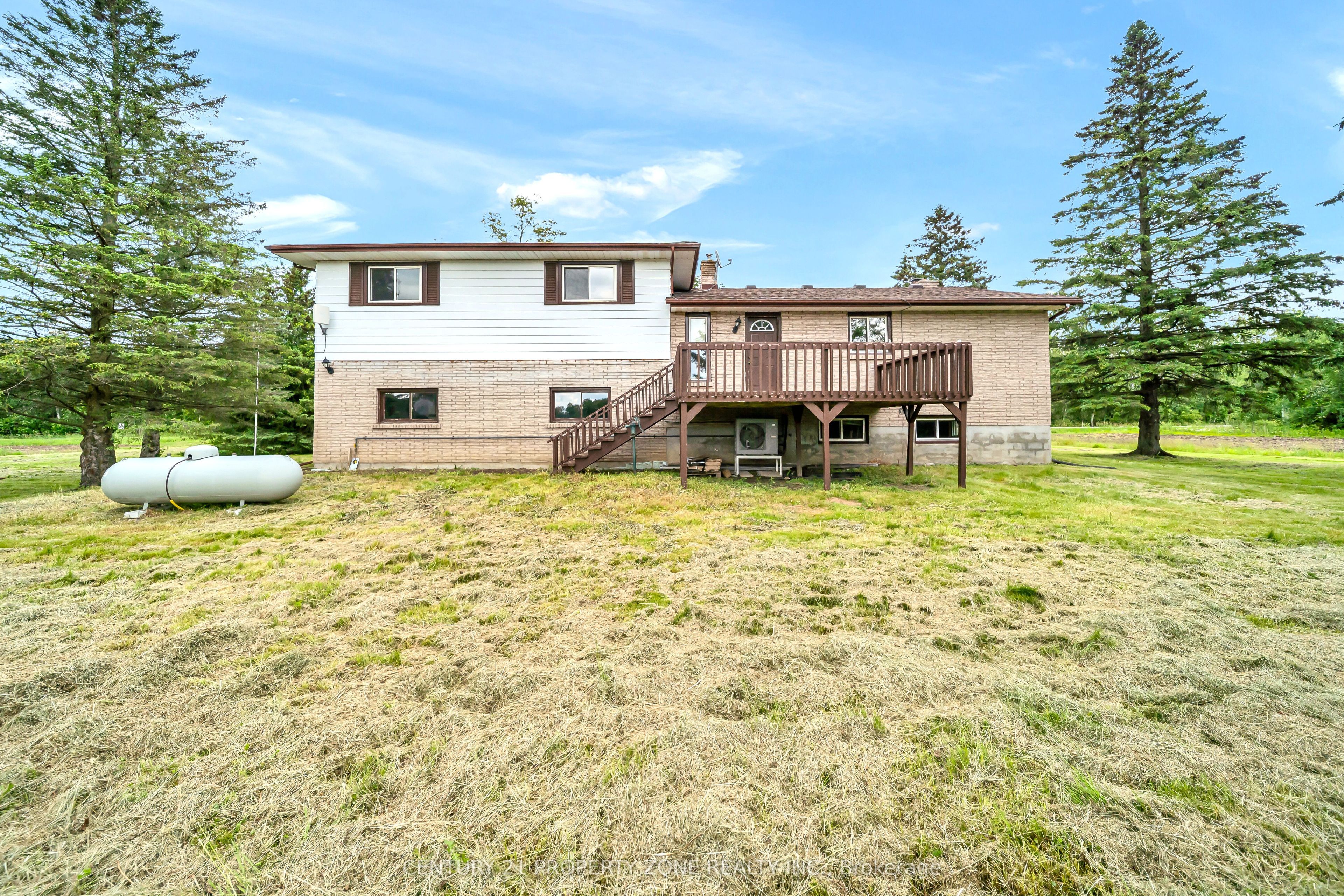 18580 Dufferin Street Property Photo 43