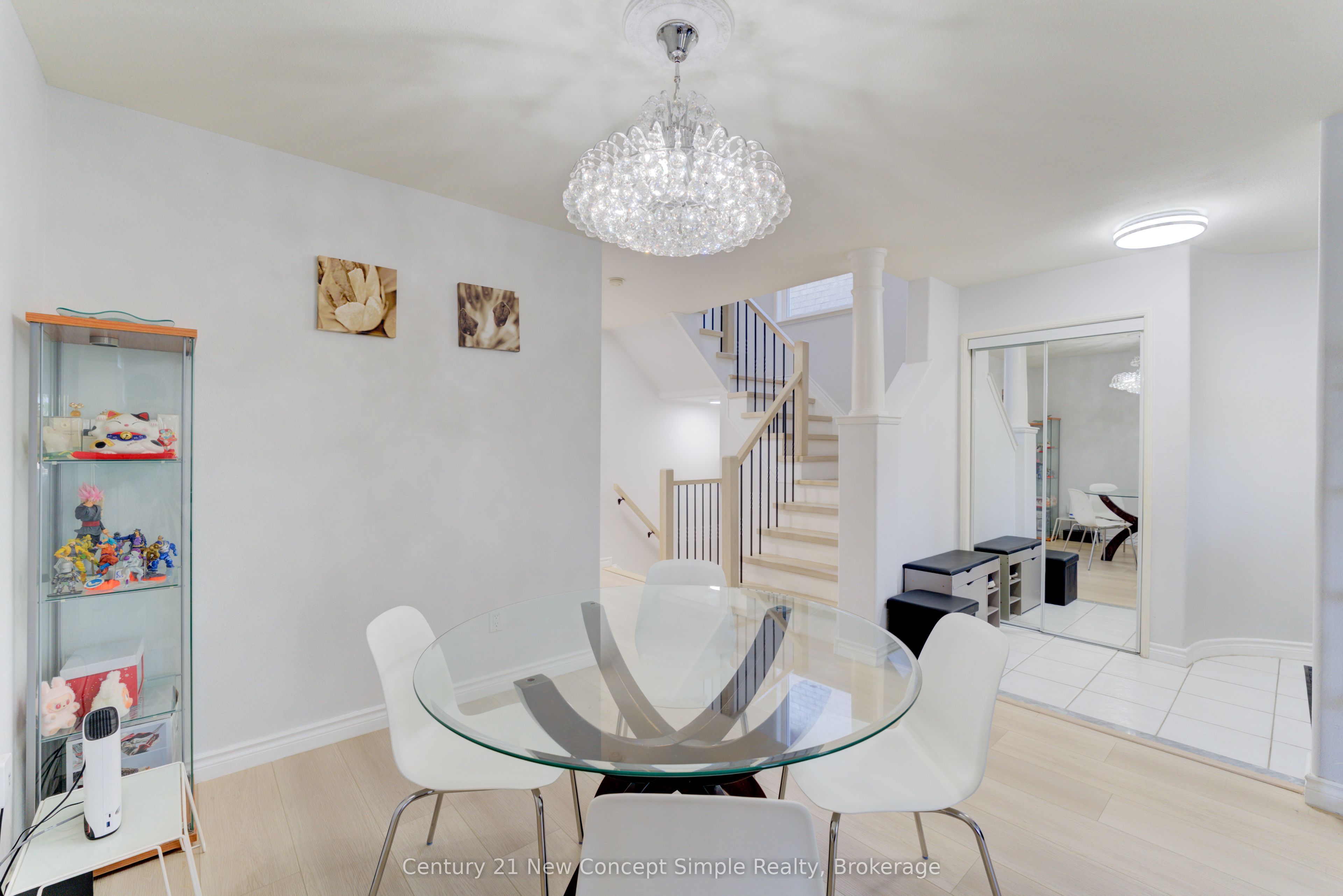 18 Castlemore Avenue Property Photo 6
