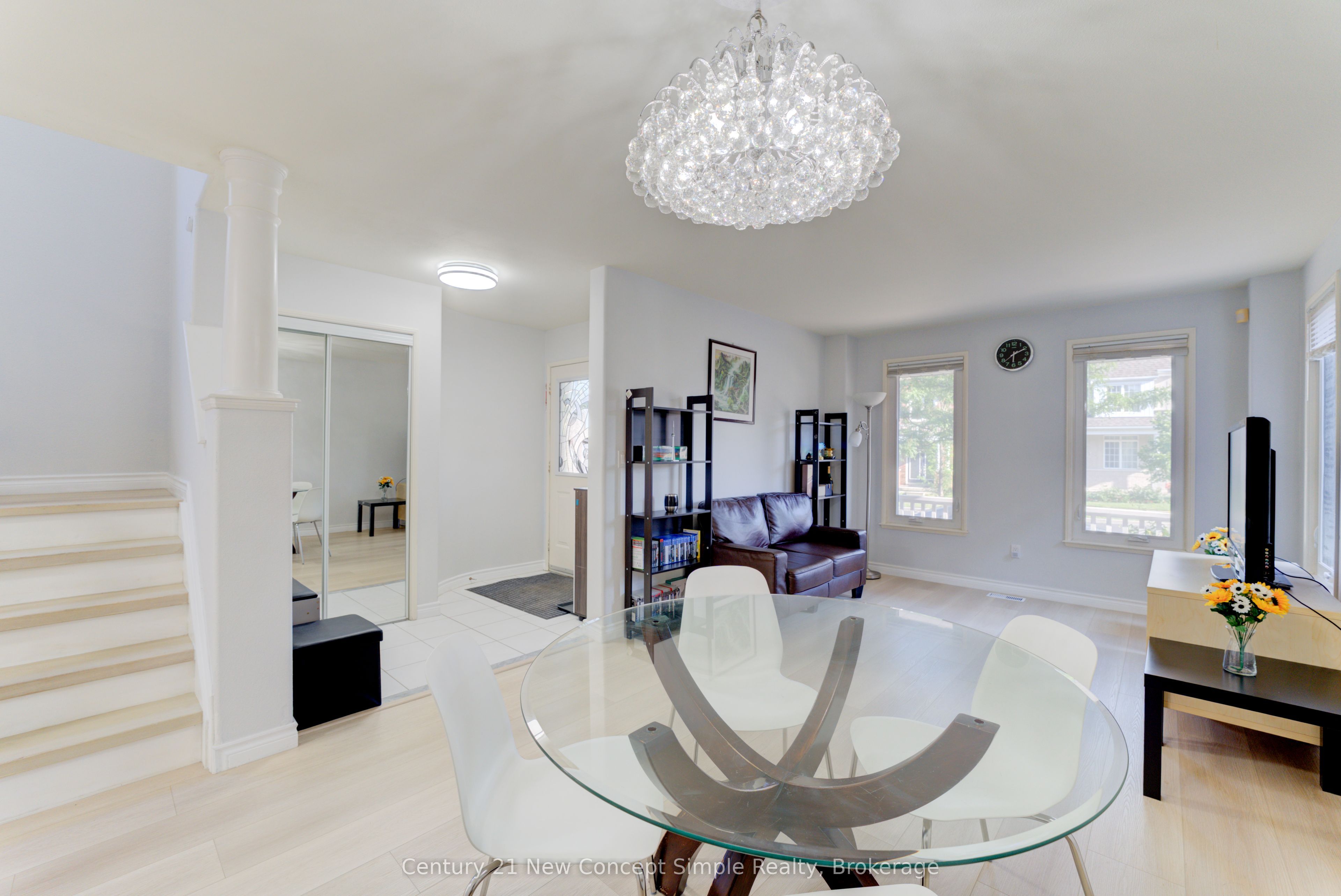 18 Castlemore Avenue Property Photo 7