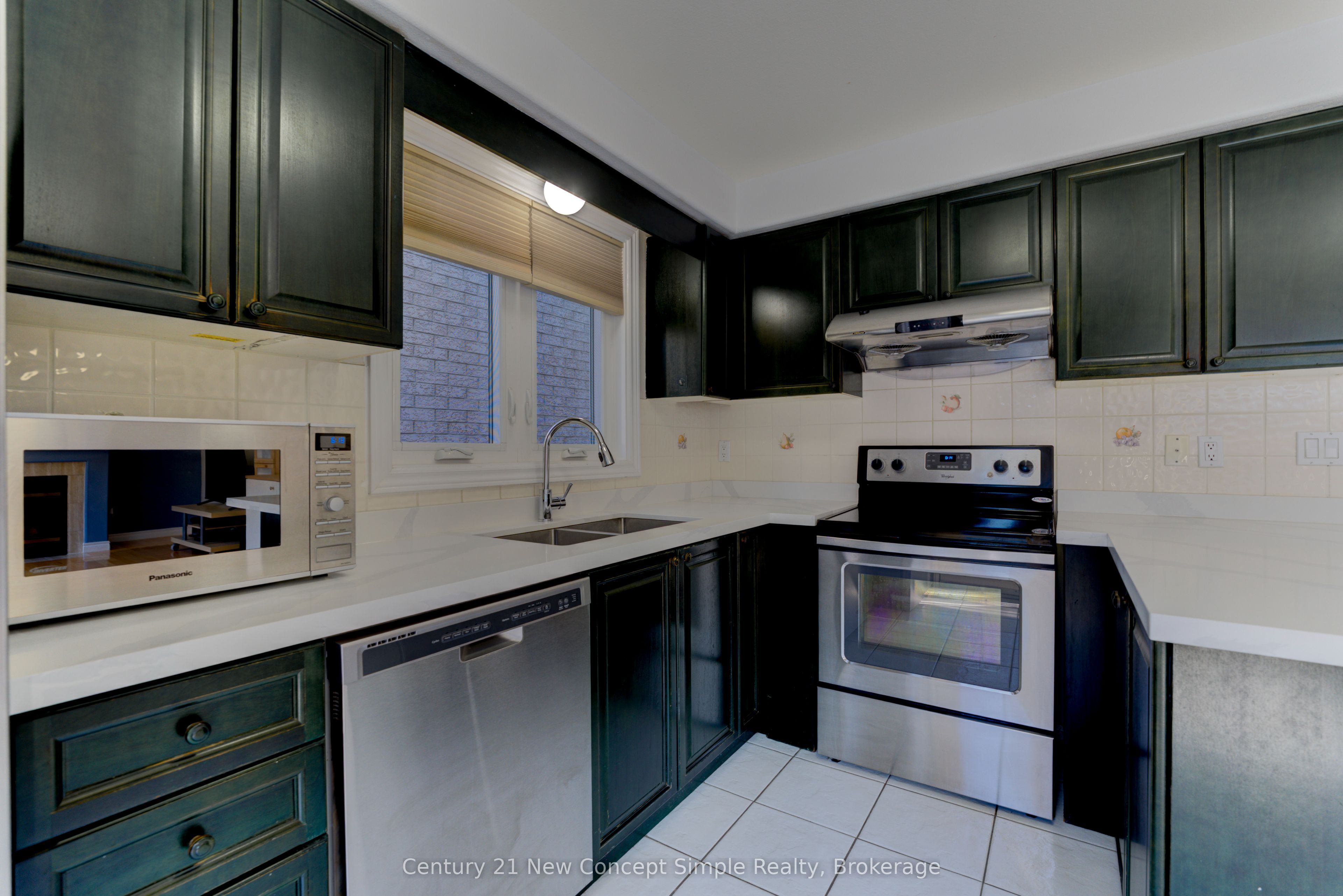 18 Castlemore Avenue Property Photo 8