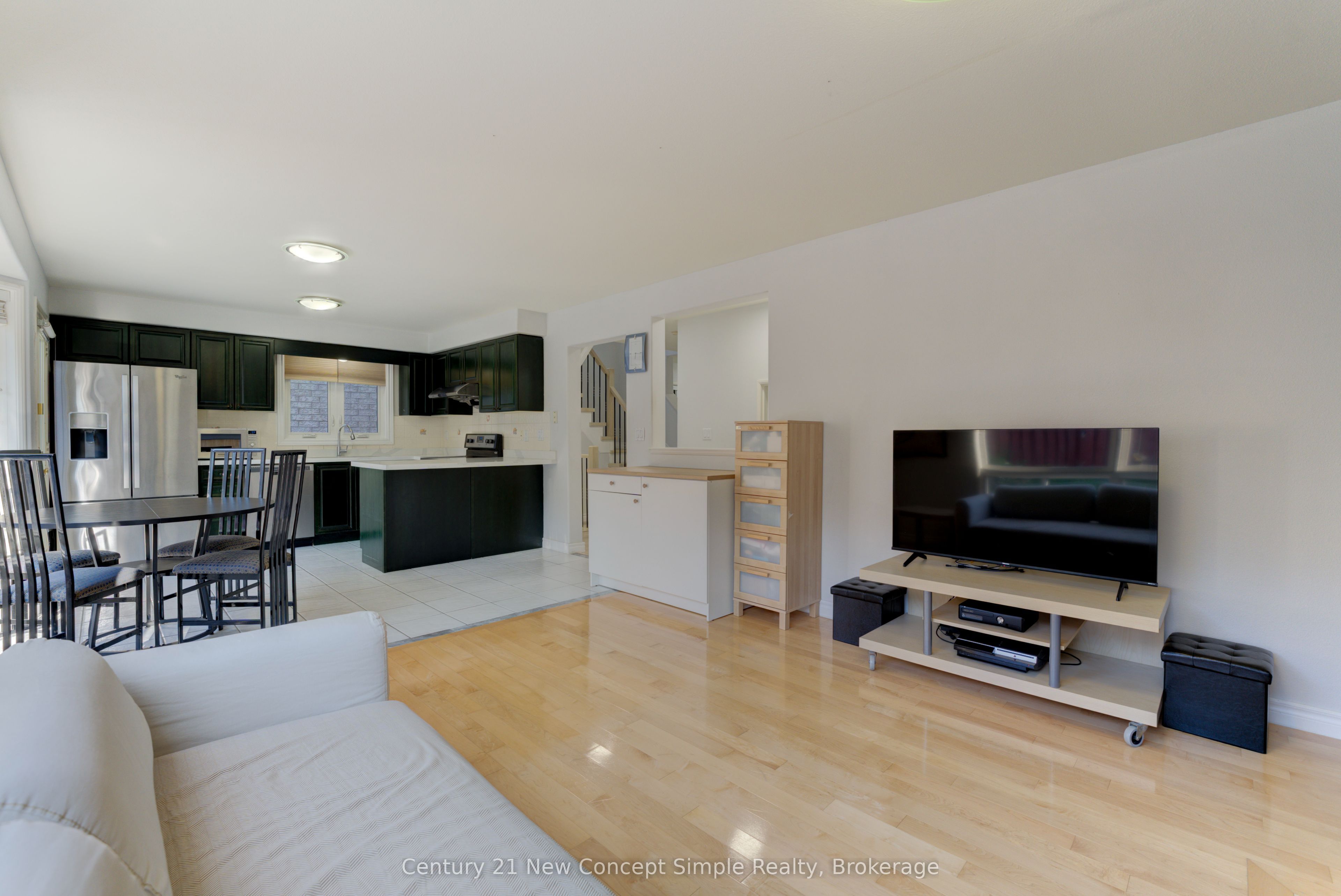 18 Castlemore Avenue Property Photo 10