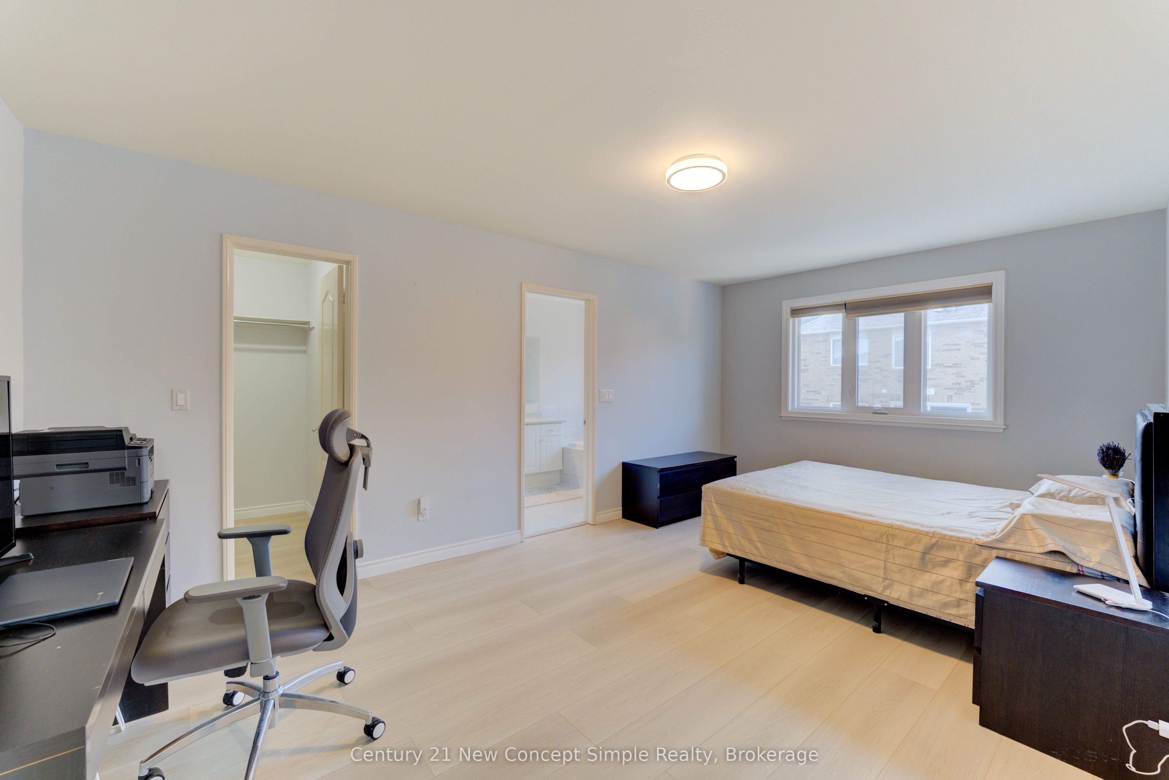 18 Castlemore Avenue Property Photo 15