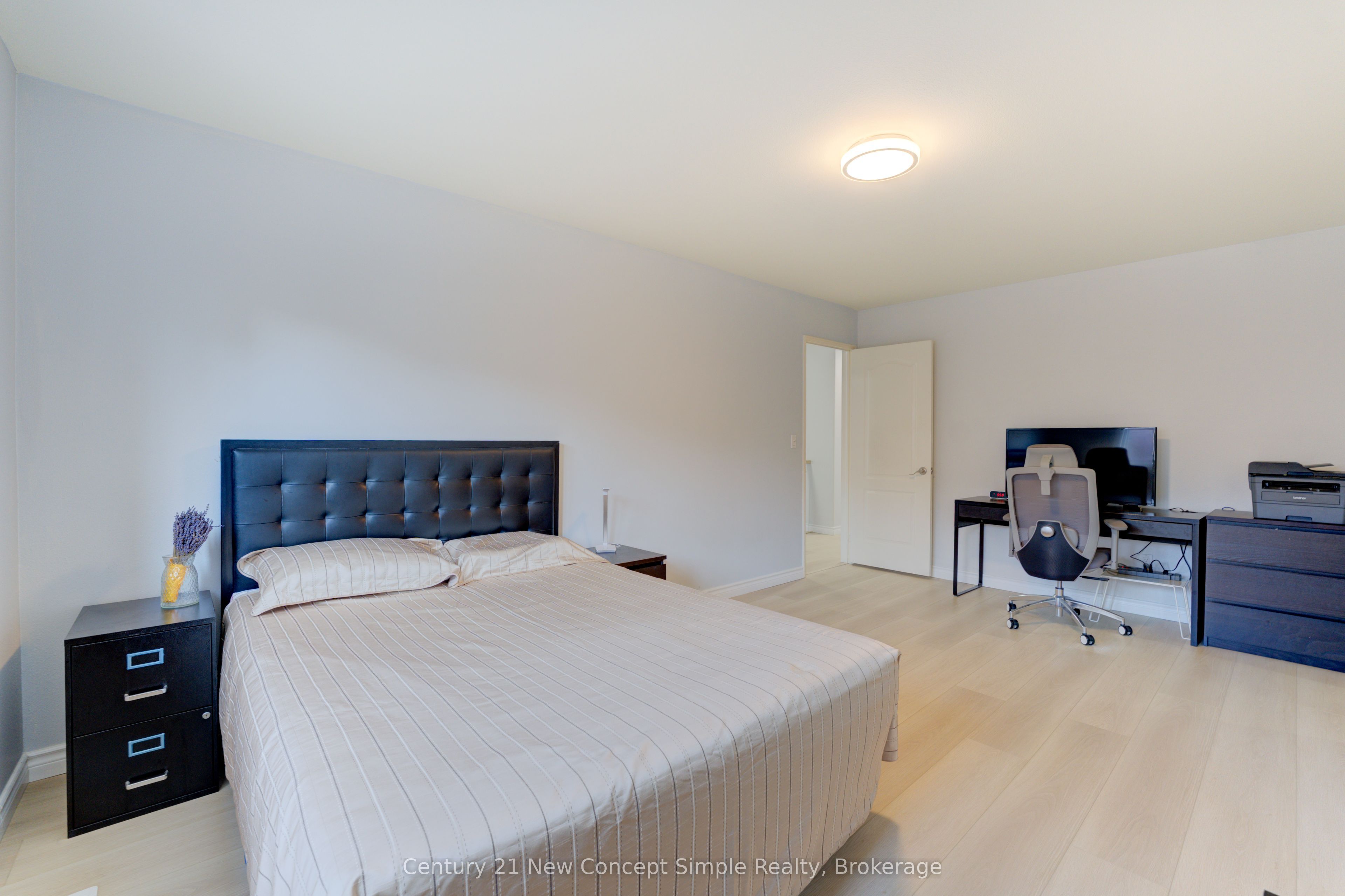 18 Castlemore Avenue Property Photo 17