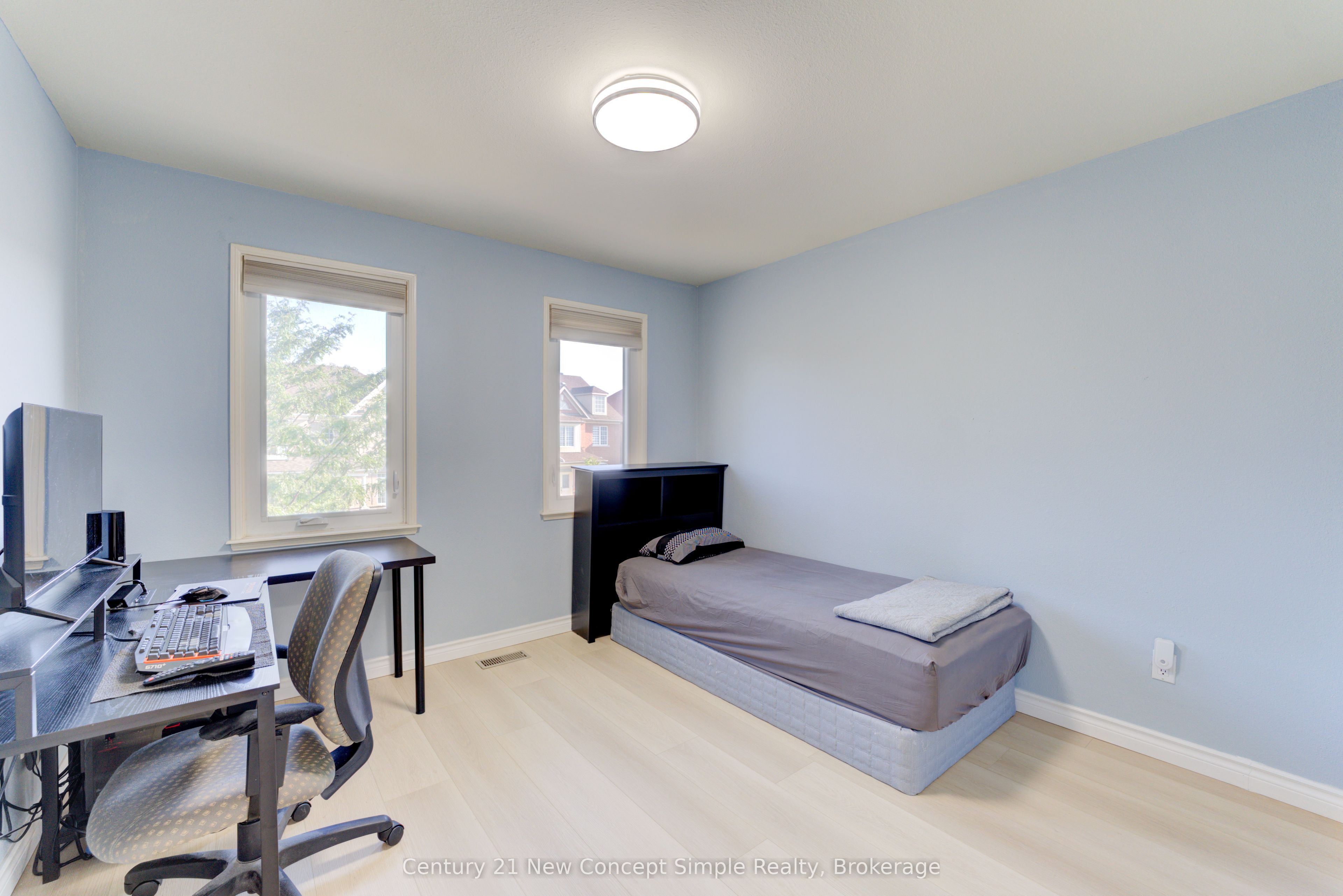 18 Castlemore Avenue Property Photo 23